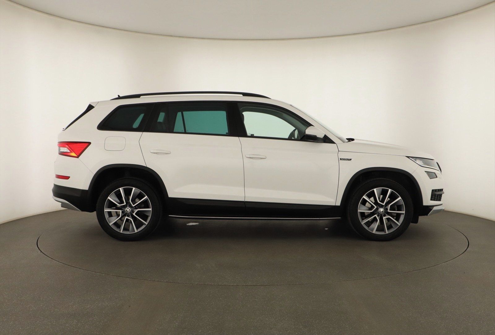 Škoda Kodiaq, 2.0 TDI 4x4, Scout, 4X4 - fotka 6