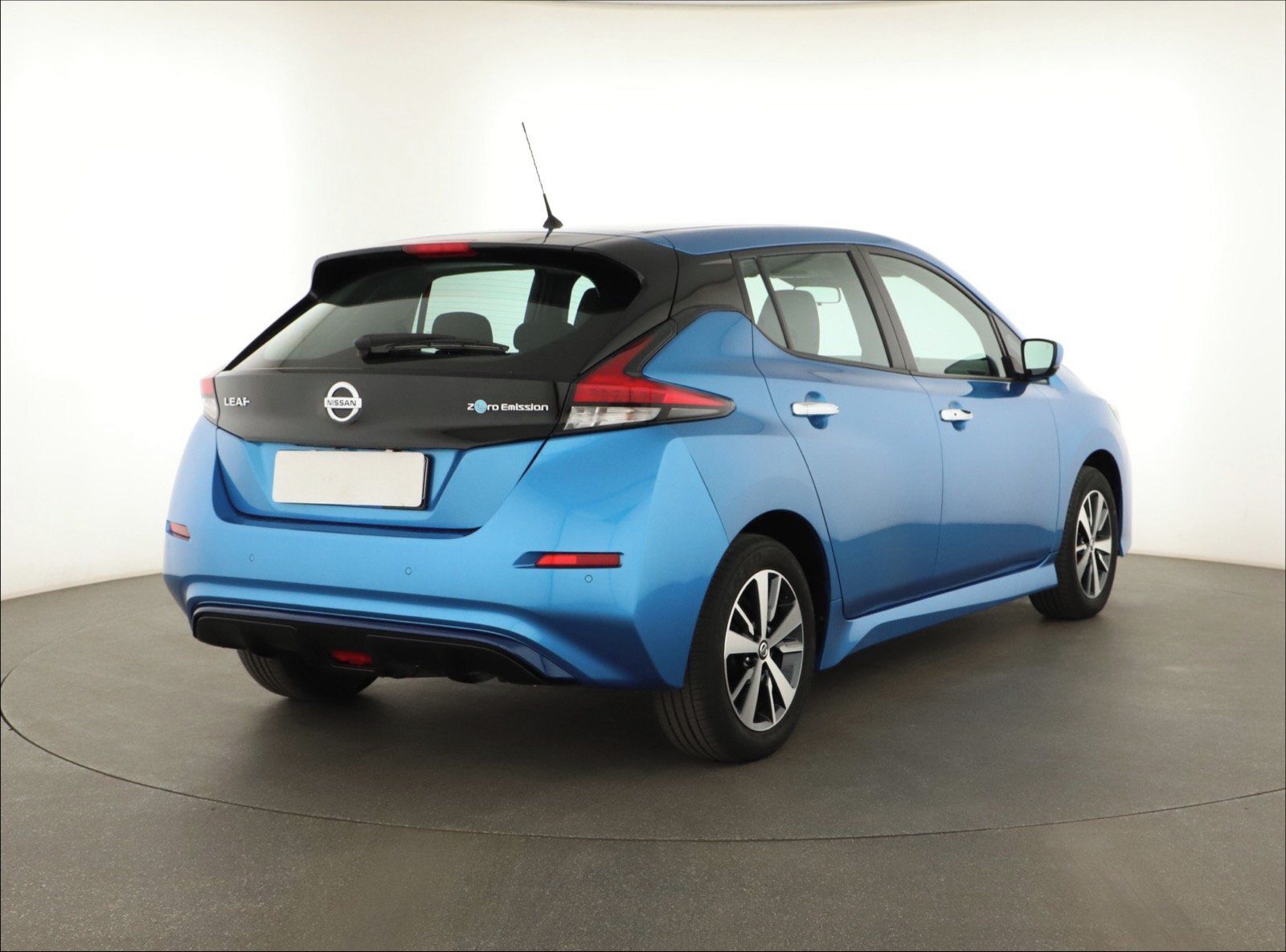 Nissan LEAF, 40 kWh, SoH 91%, Automat - fotka 5