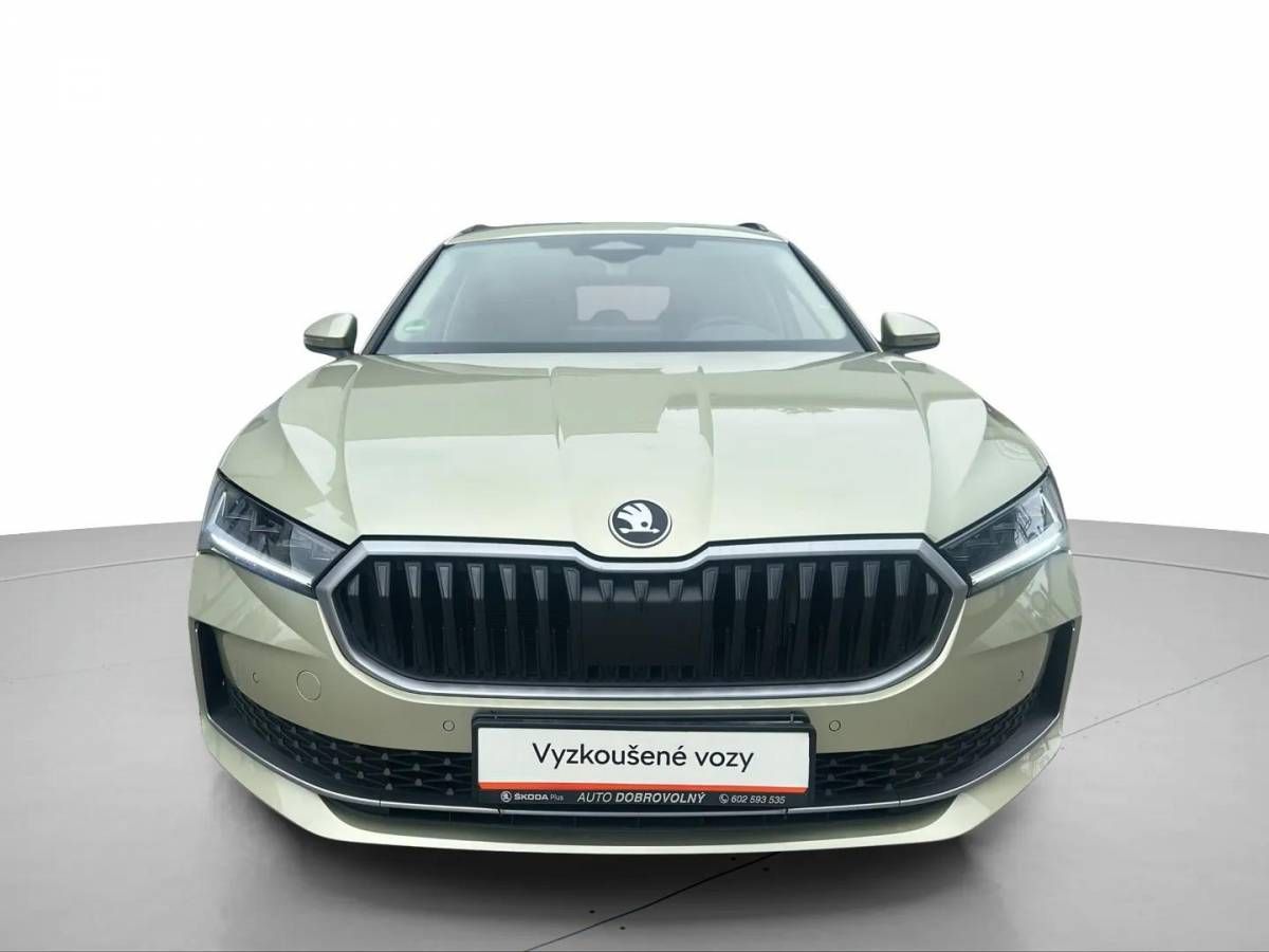 Škoda Superb, Combi Selection 2,0TDI 110kW D - fotka 4