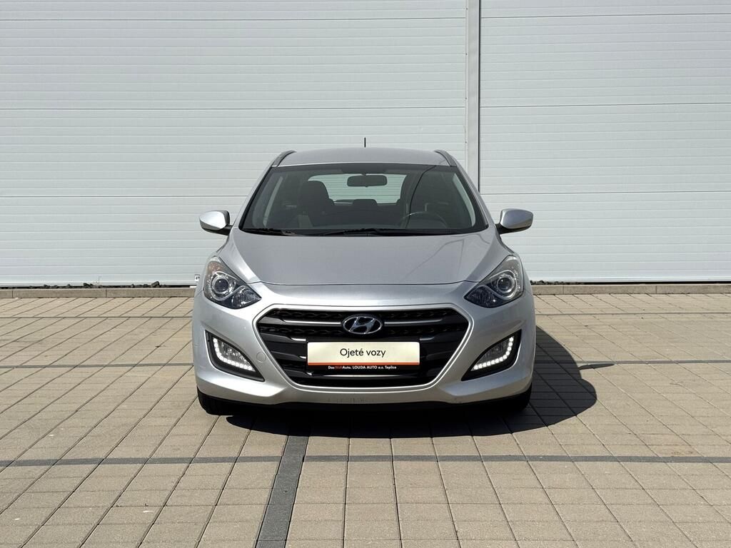 Hyundai i30, Trikolor 1.6 CRDi 81 kW - fotka 2