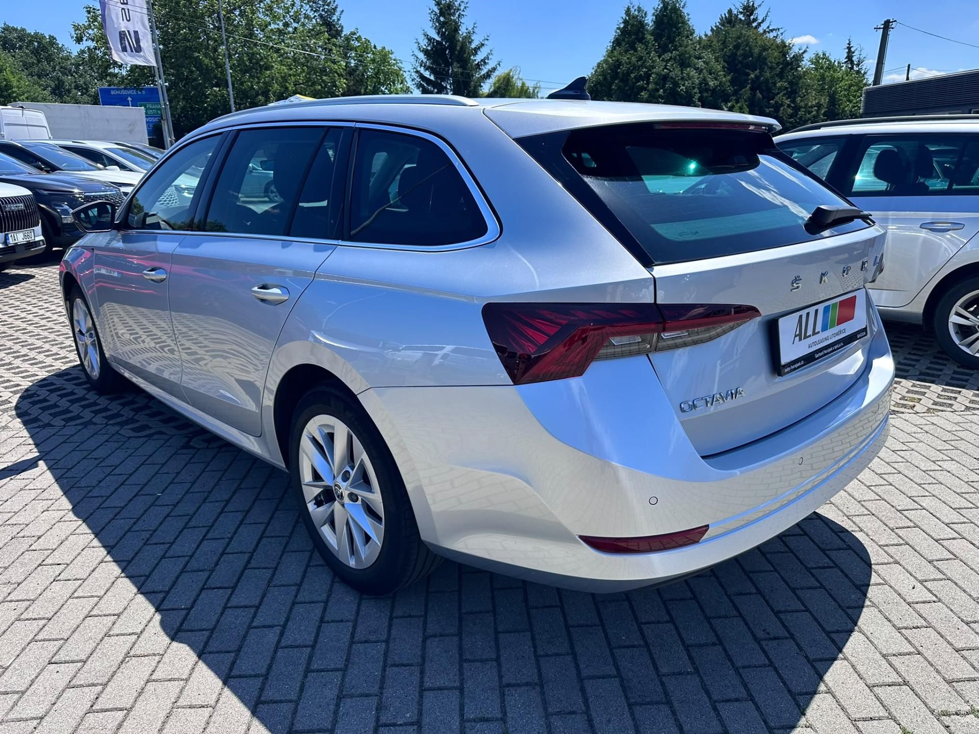 Škoda Octavia, 2.0 TDI 110kW DSG Style - fotka 5
