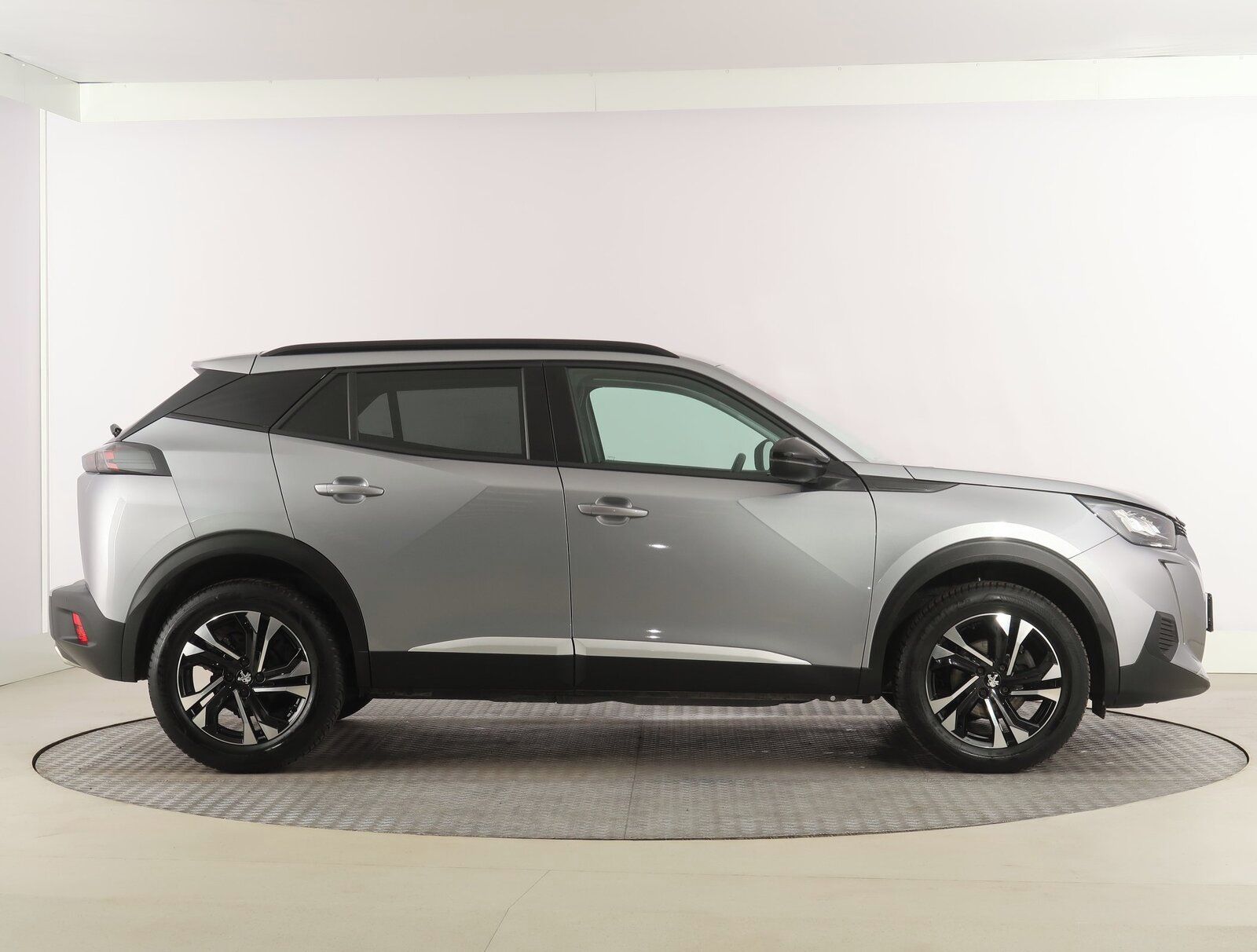 Peugeot 2008, 1.2 PureTech, Allure, Automat - fotka 6