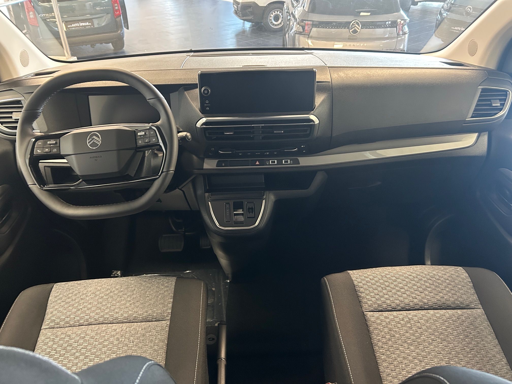 Citroën SpaceTourer, FEEL M 2.0 HDi 180k EAT8 8 mís - fotka 6
