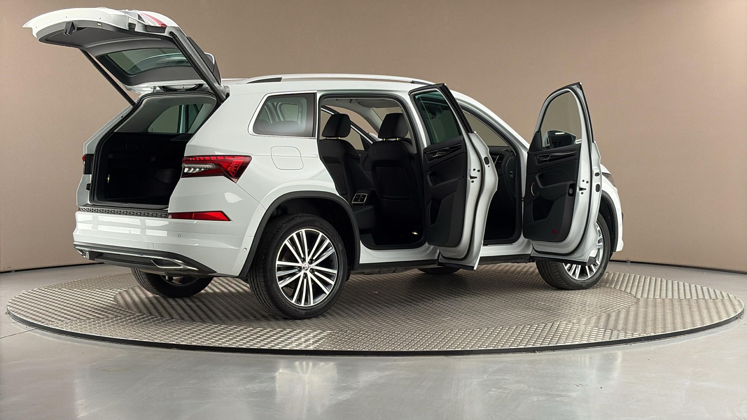 Škoda Kodiaq, 2.0 TDI DSG 4x4 L&K - fotka 6