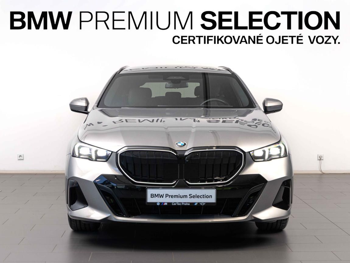 BMW Řada 5, 540d xDrive Touring - fotka 2