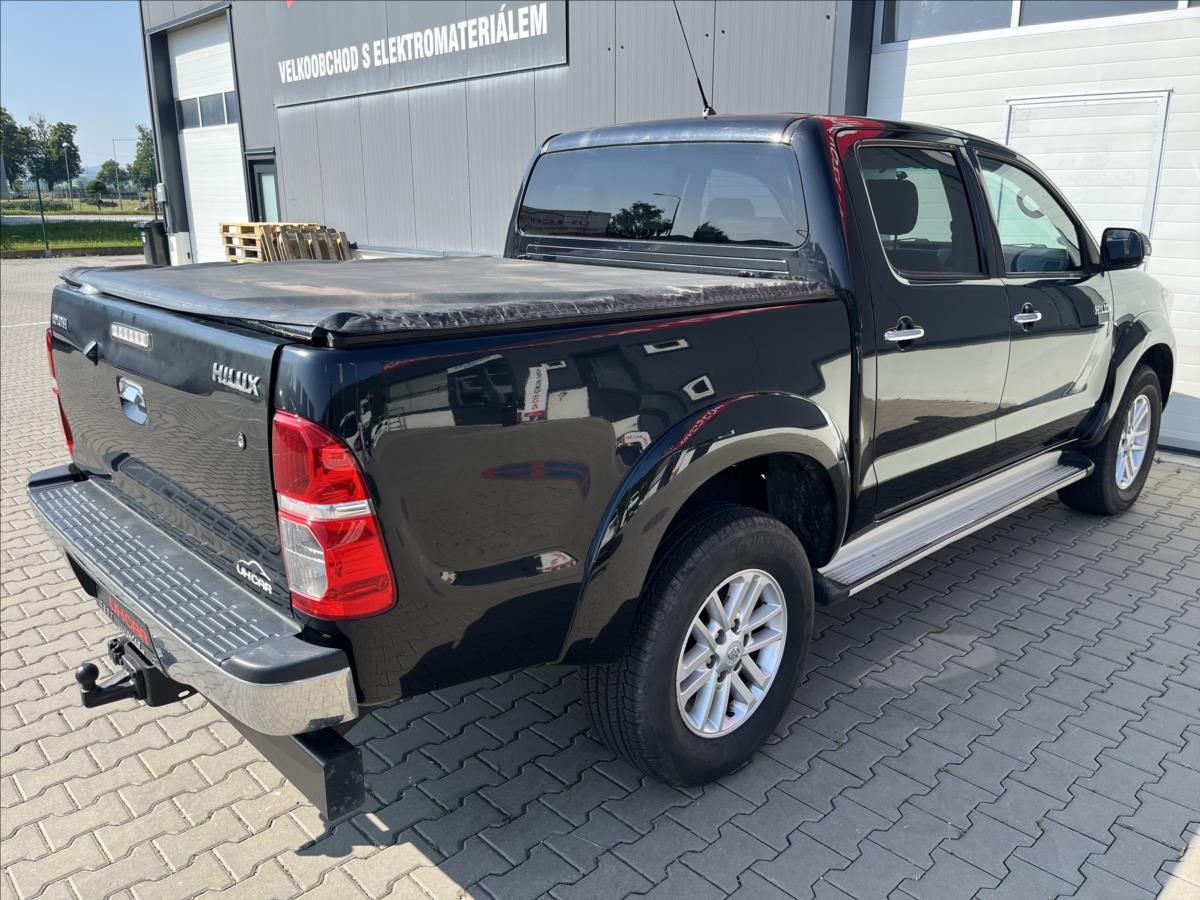 Toyota Hilux, 3,0 D-4D  Double Cab 4x4 - fotka 6
