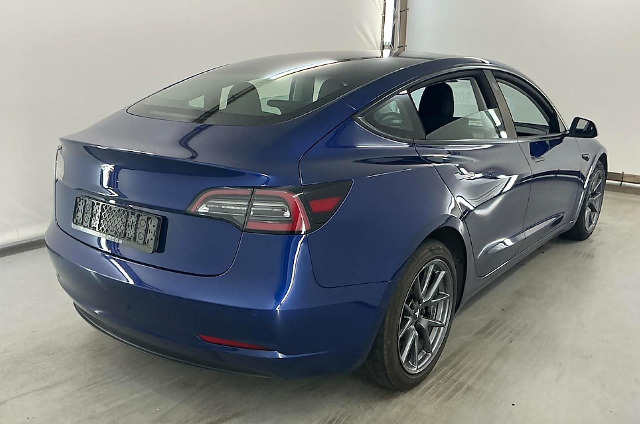 Tesla Model 3, Standard Range Plus LFP - fotka 5