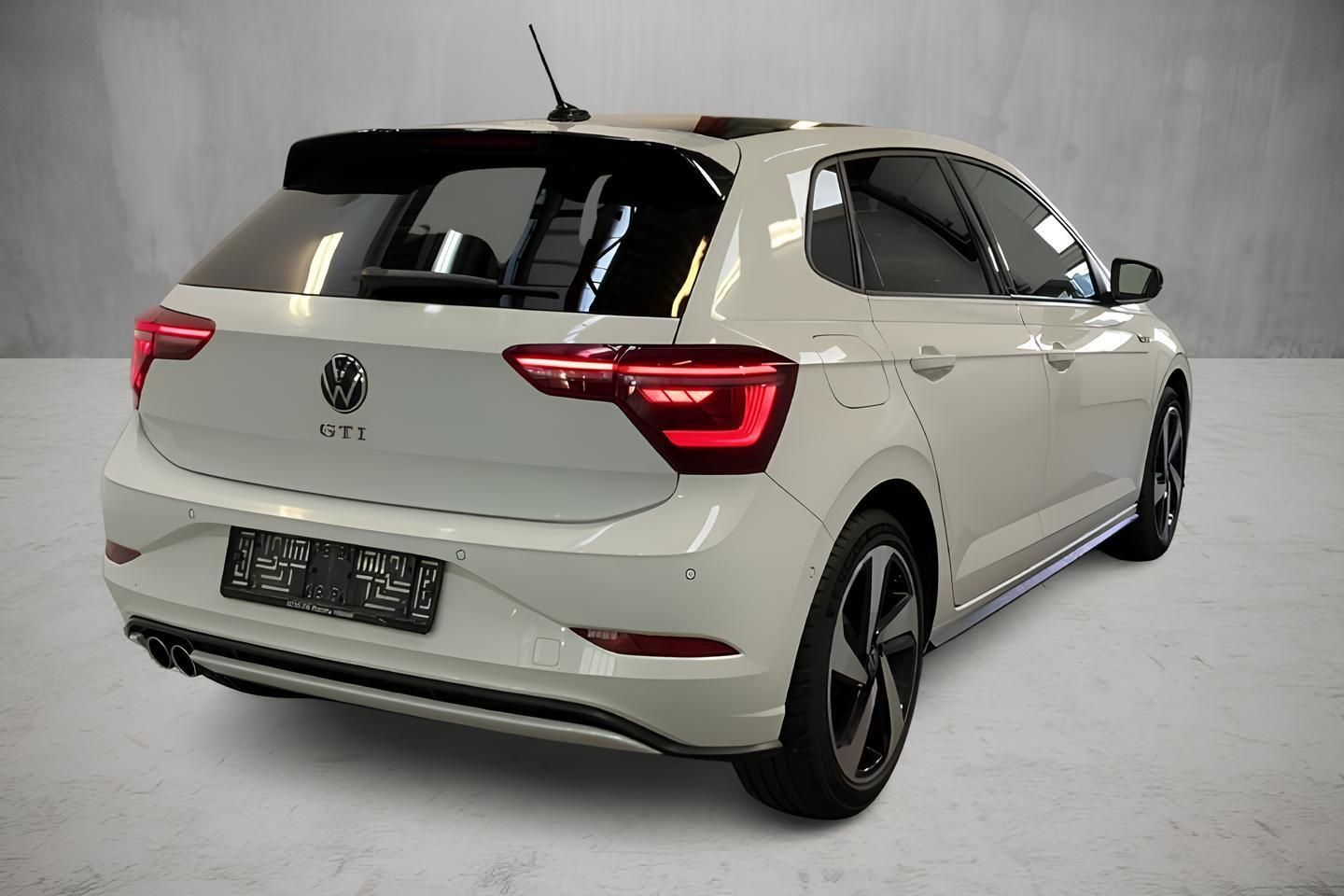 Volkswagen Polo, GTI 2.0TSI DSG 152kW DPH 1.Maj - fotka 2