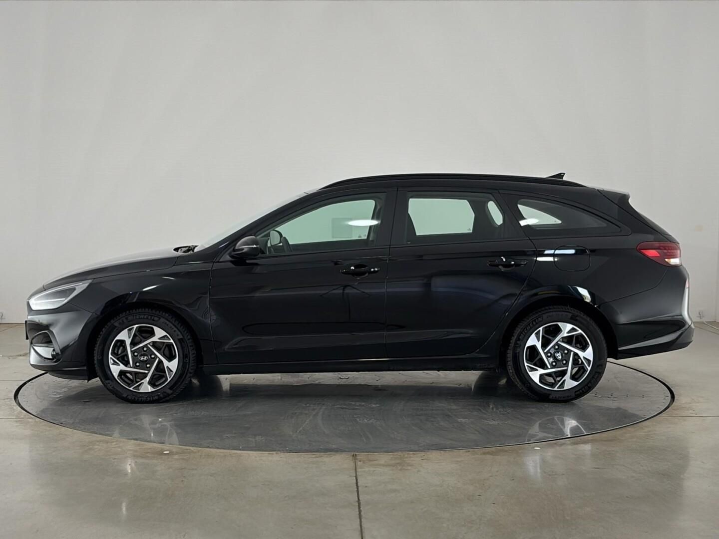 Hyundai i30, 1.5 T-GDI / 103 kW Smart DCT - fotka 3