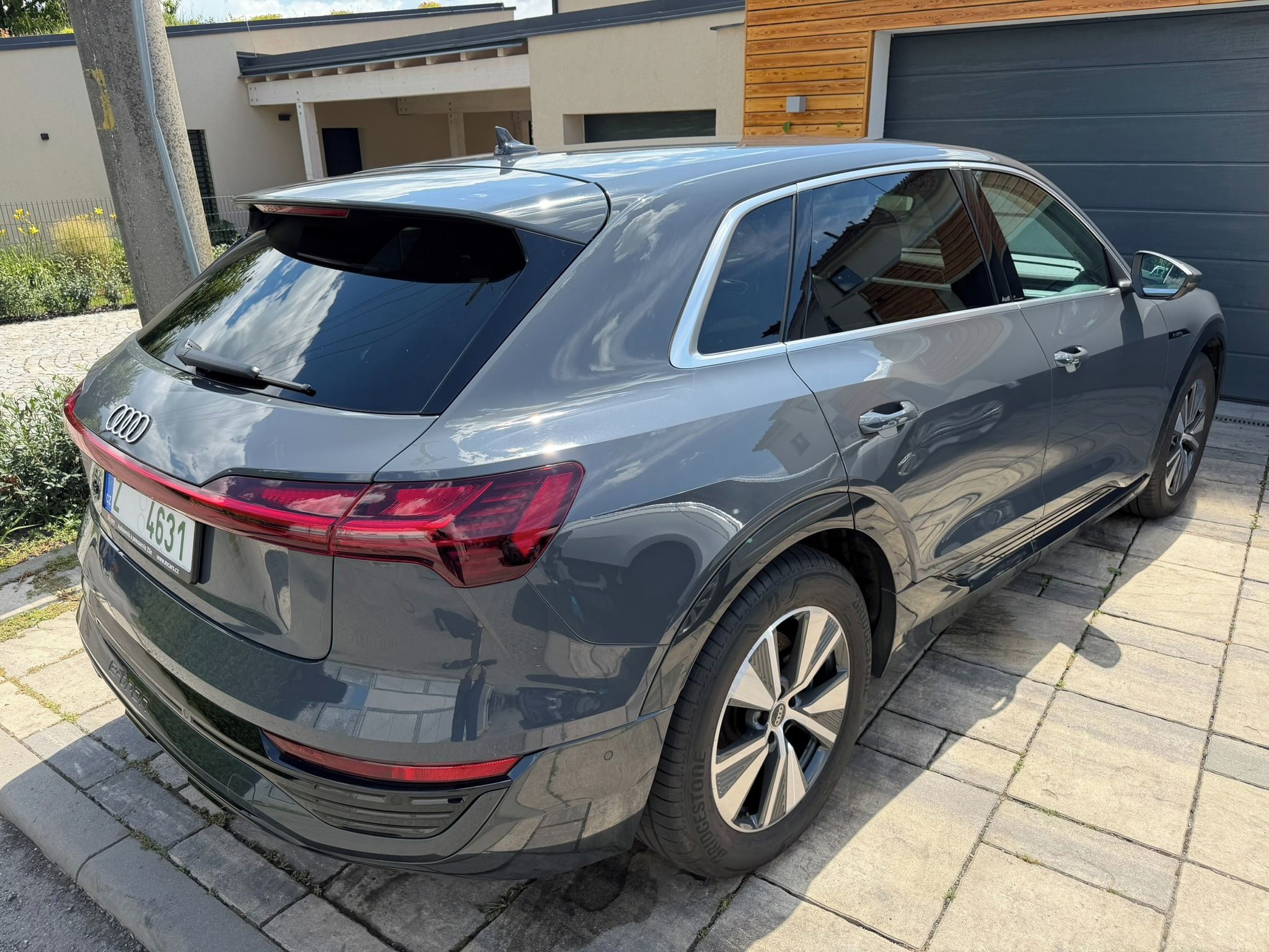 Audi Q8 e-tron, 55 Asistenti Matrix Tažné - fotka 3