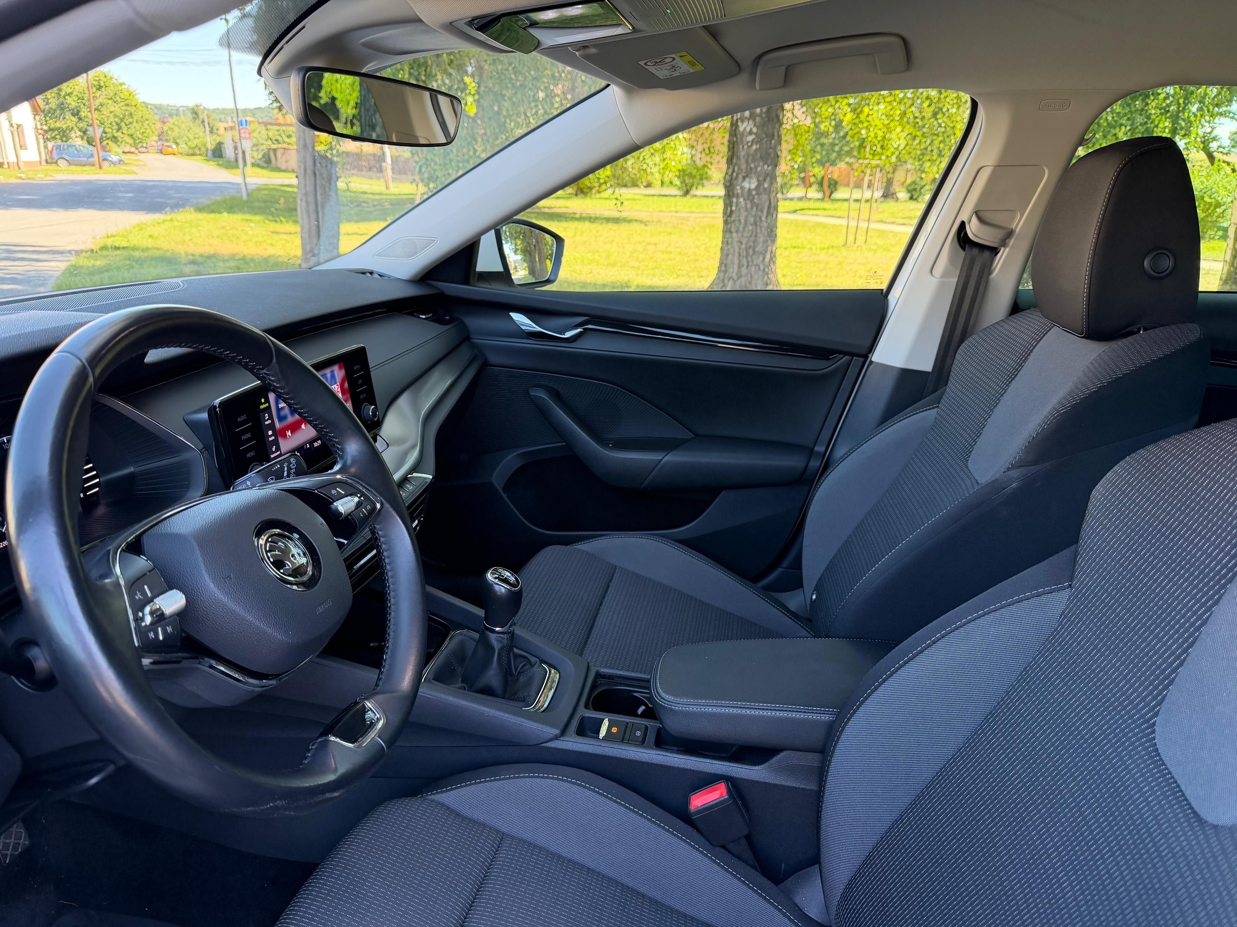 Škoda Octavia, 2,0 TDI Combi Ambition plus - fotka 6