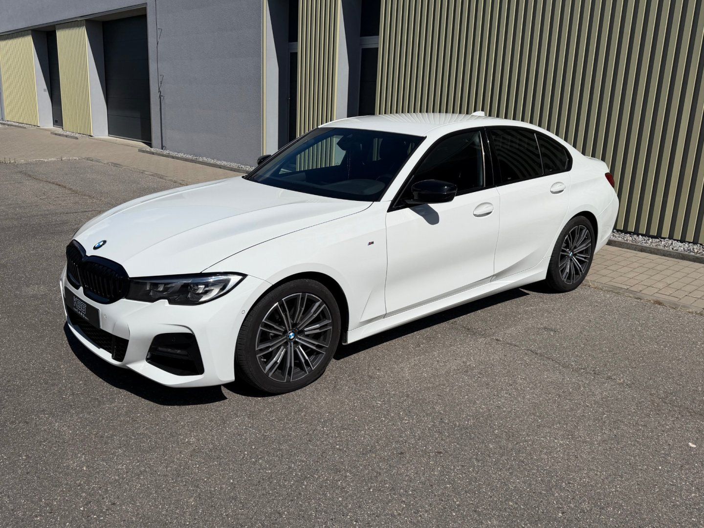 BMW Řada 3, 320d x-Drive 140kW M-Sport! - fotka 2