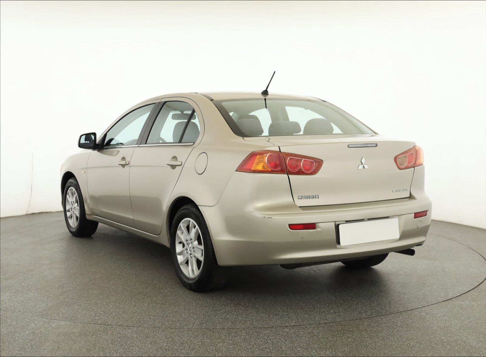 Mitsubishi Lancer, 1.5 MIVEC, Automatická klima - fotka 4