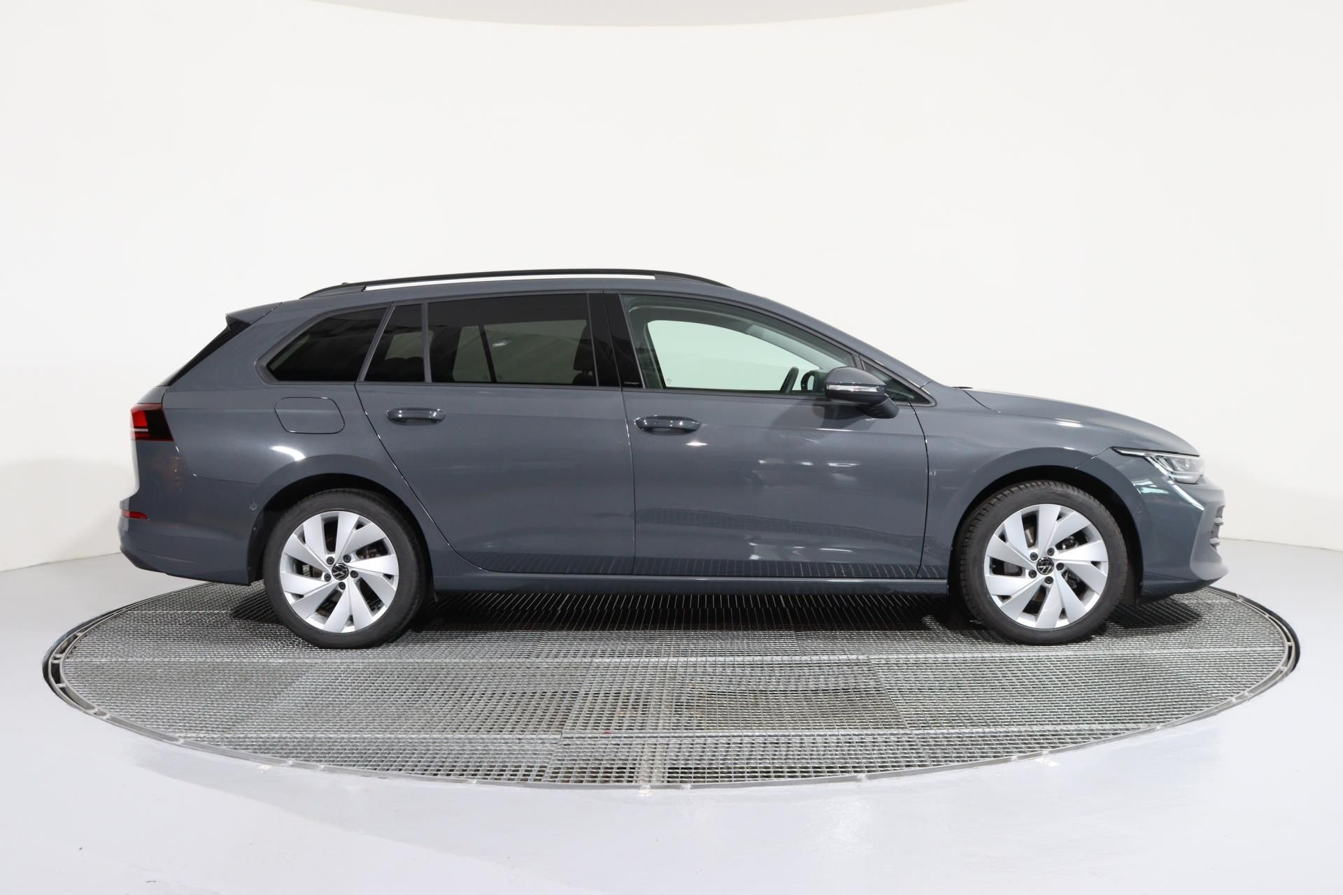 Volkswagen Golf Variant, People 1,5 eTSI 110kw 7DSG/LED - fotka 3