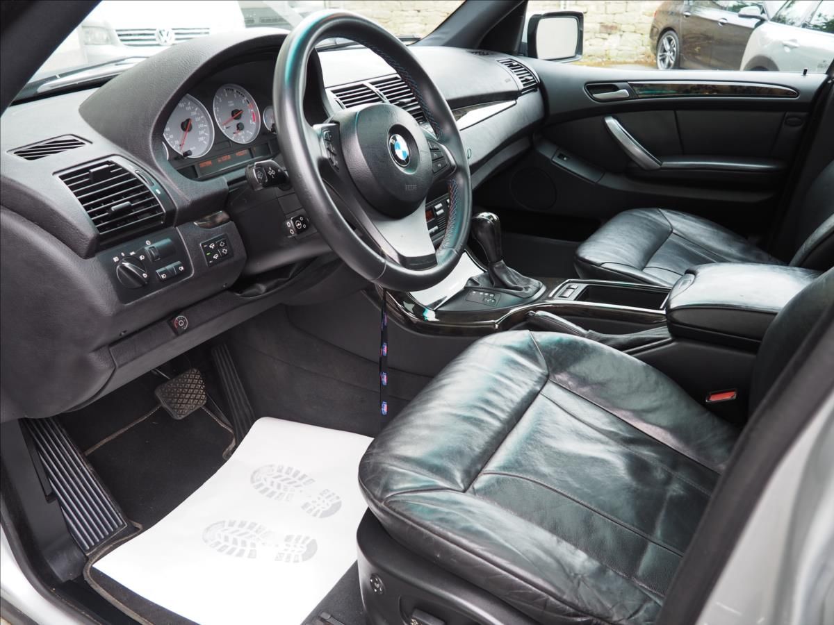 BMW X5, 4,4 i V8 - fotka 5