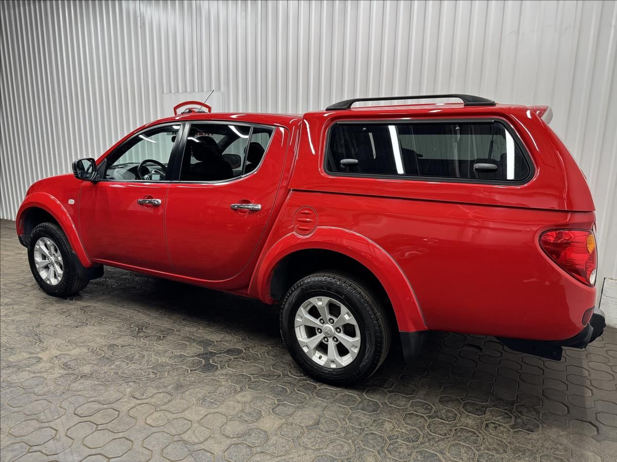 Mitsubishi L200, 2.5DI-D INTENSE 4WD HARDTOP - fotka 5