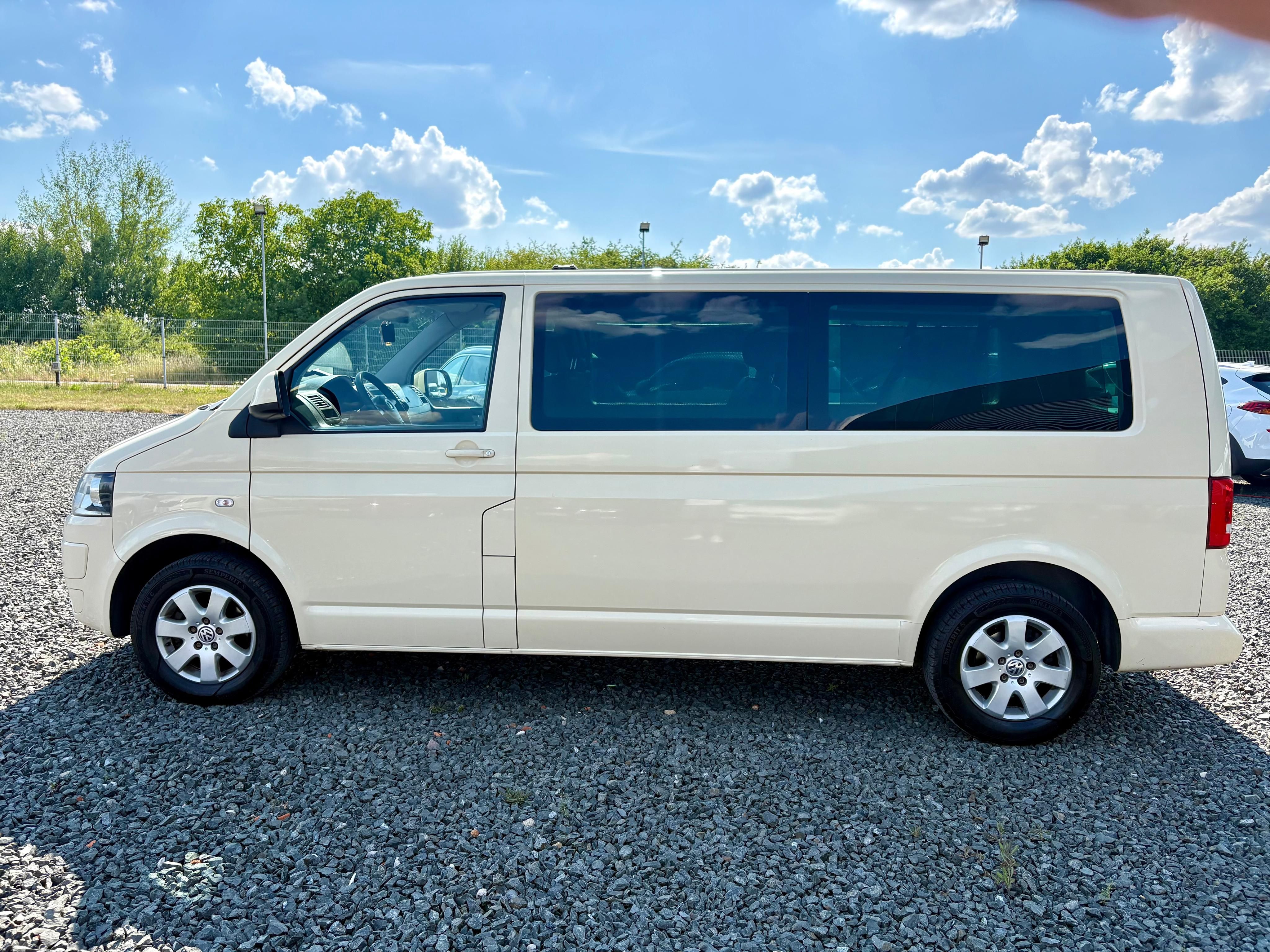 Volkswagen Caravelle, 2.0TDi 103kw Long DSG 9 míst - fotka 5