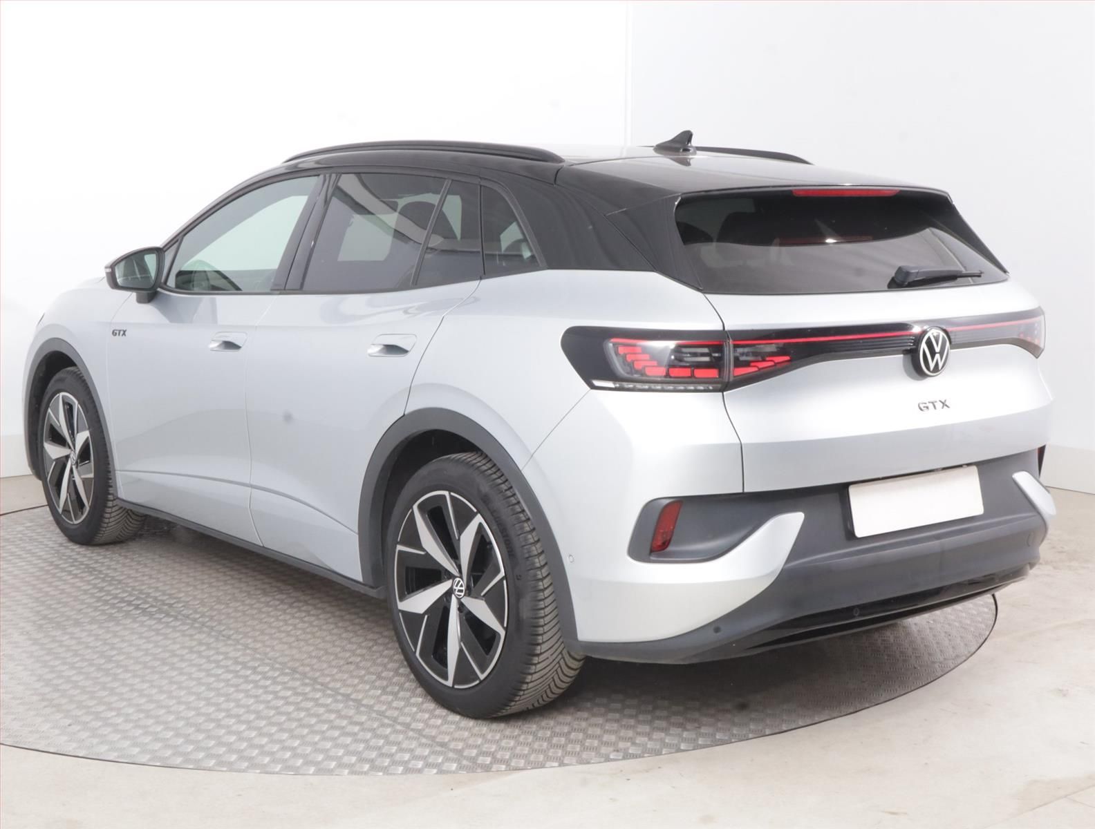 Volkswagen ID.4, GTX (82 kWh), SoH 90%, 4X4 - fotka 4