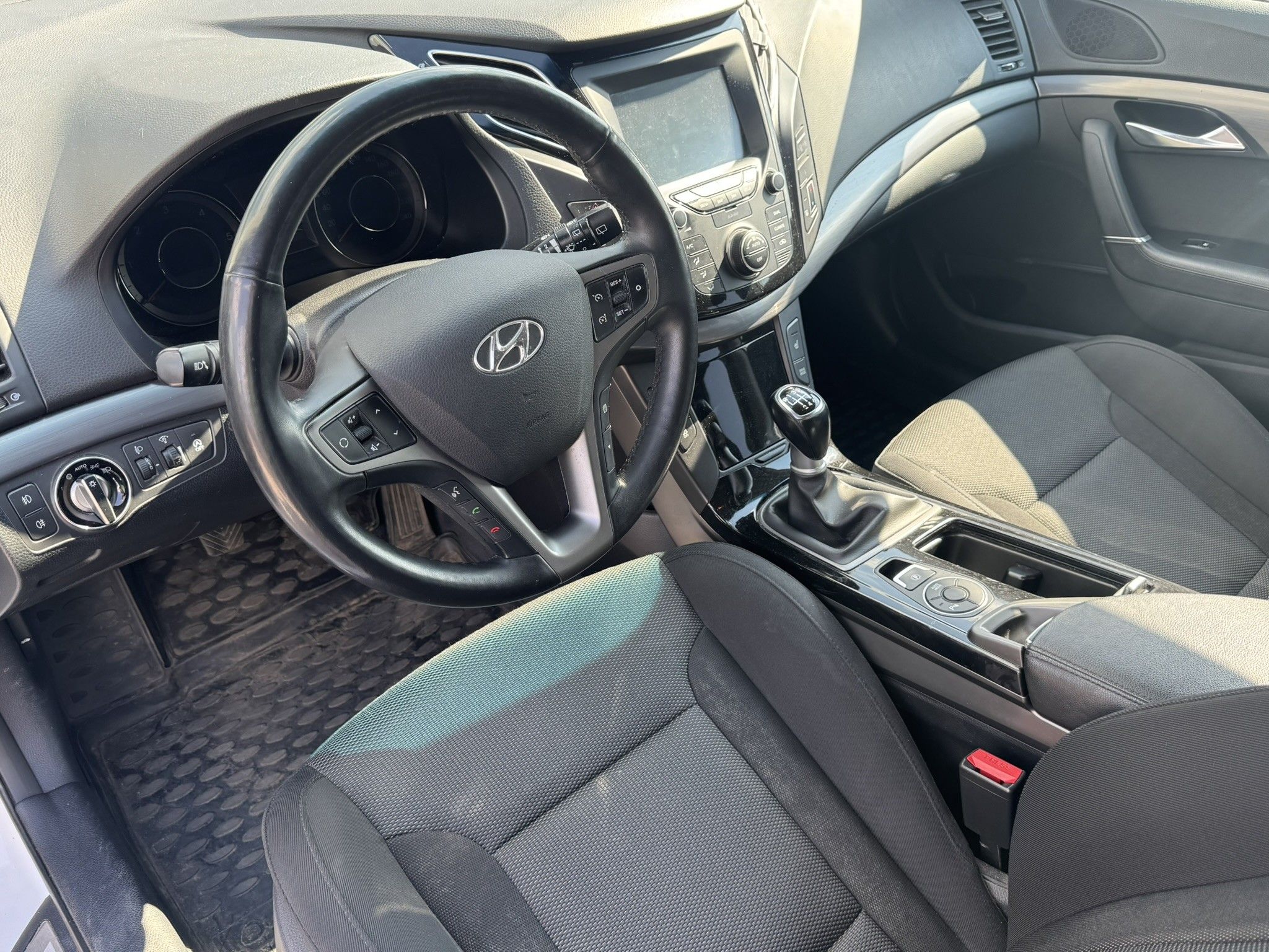 Hyundai i40, 1.6 CRDi 100 kW - fotka 5