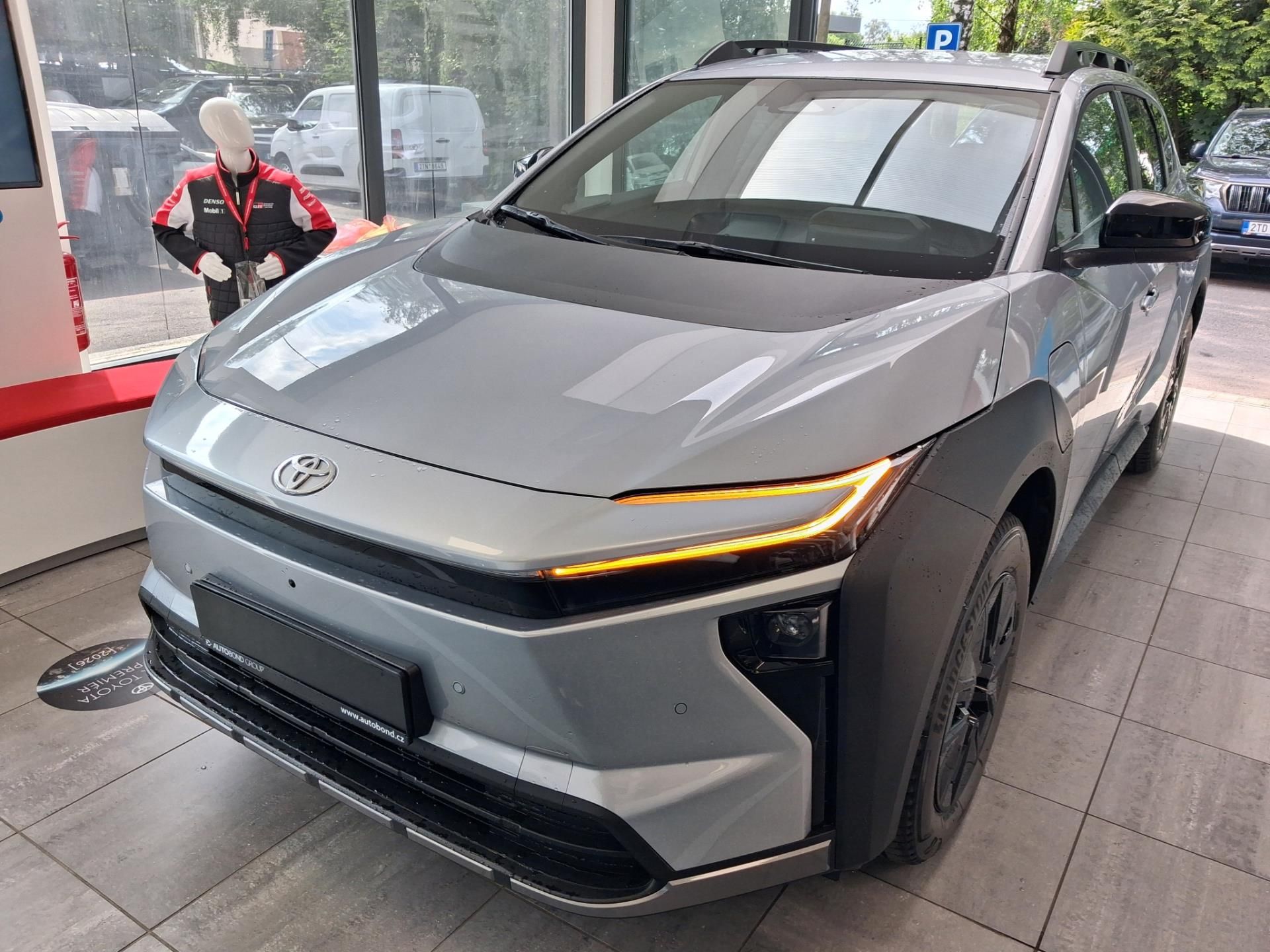 Toyota bZ4X Touring, Style 74.7 kWh, 4x4, 380K - fotka 4