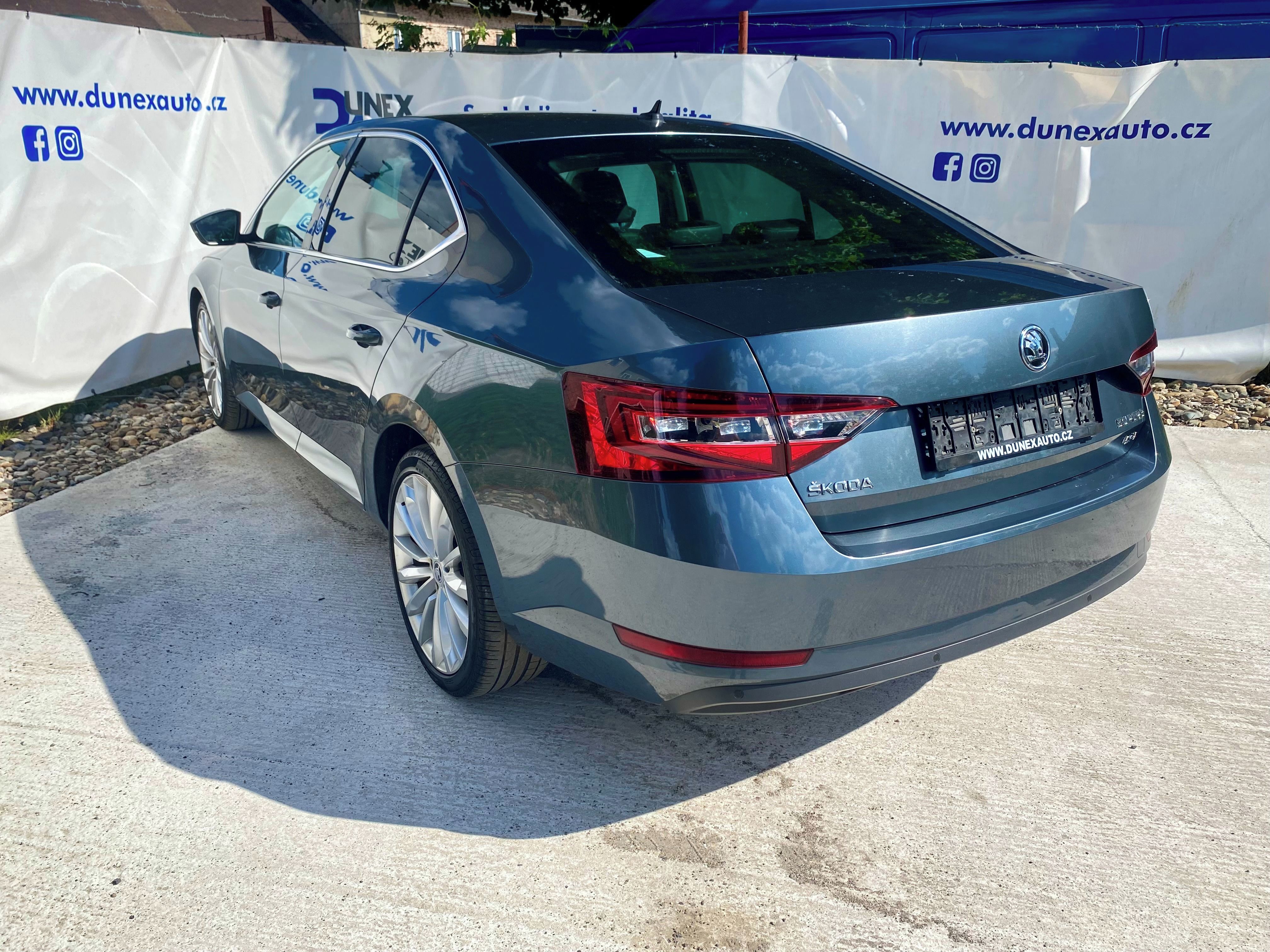 Škoda Superb, 2.0 TDI, 140 kW, 4x4 DSG, NAVI - fotka 4