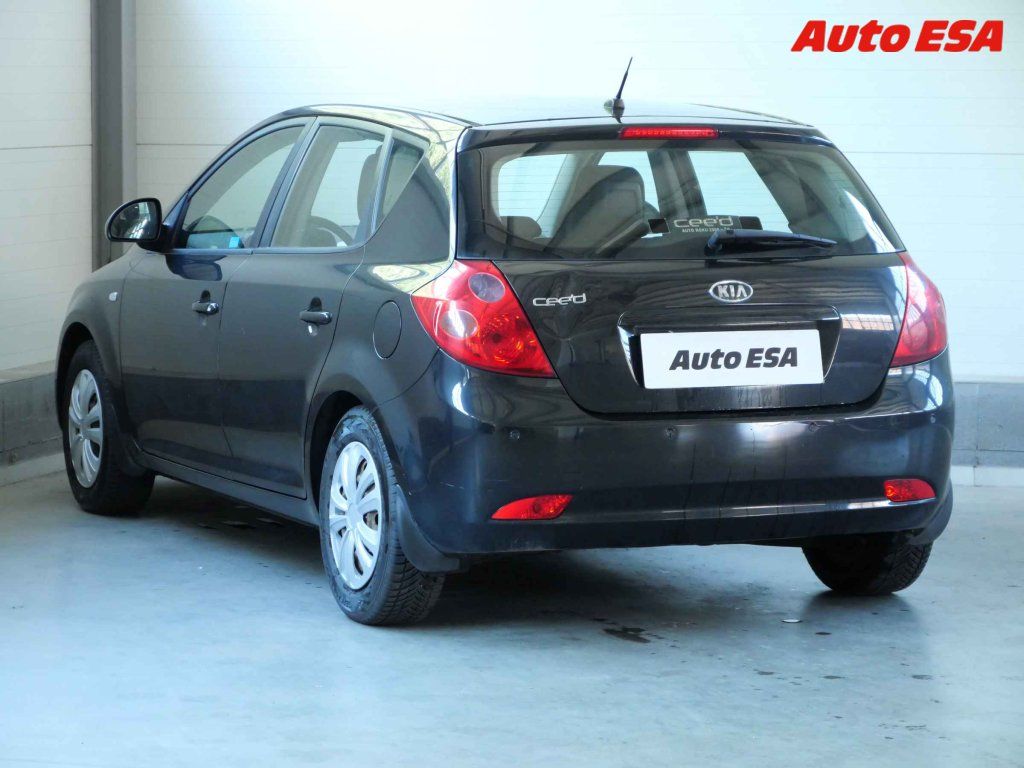 Kia Cee´d, 1.4VVT,ČR - fotka 6