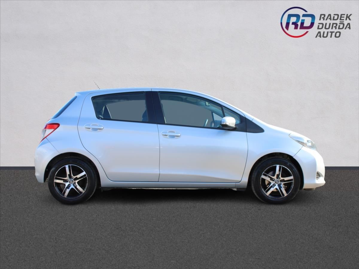 Toyota Yaris, 1,0 VVT-i  NOVÉ V ČR,1.MAJITEL - fotka 4