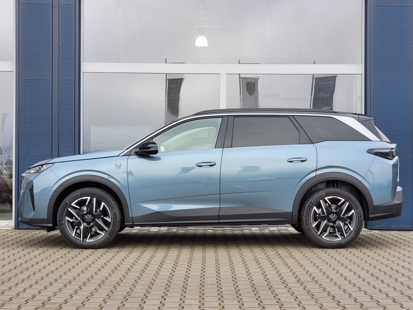 Peugeot 5008, GT Hybrid 145 e-DCS6 celoročky - fotka 5
