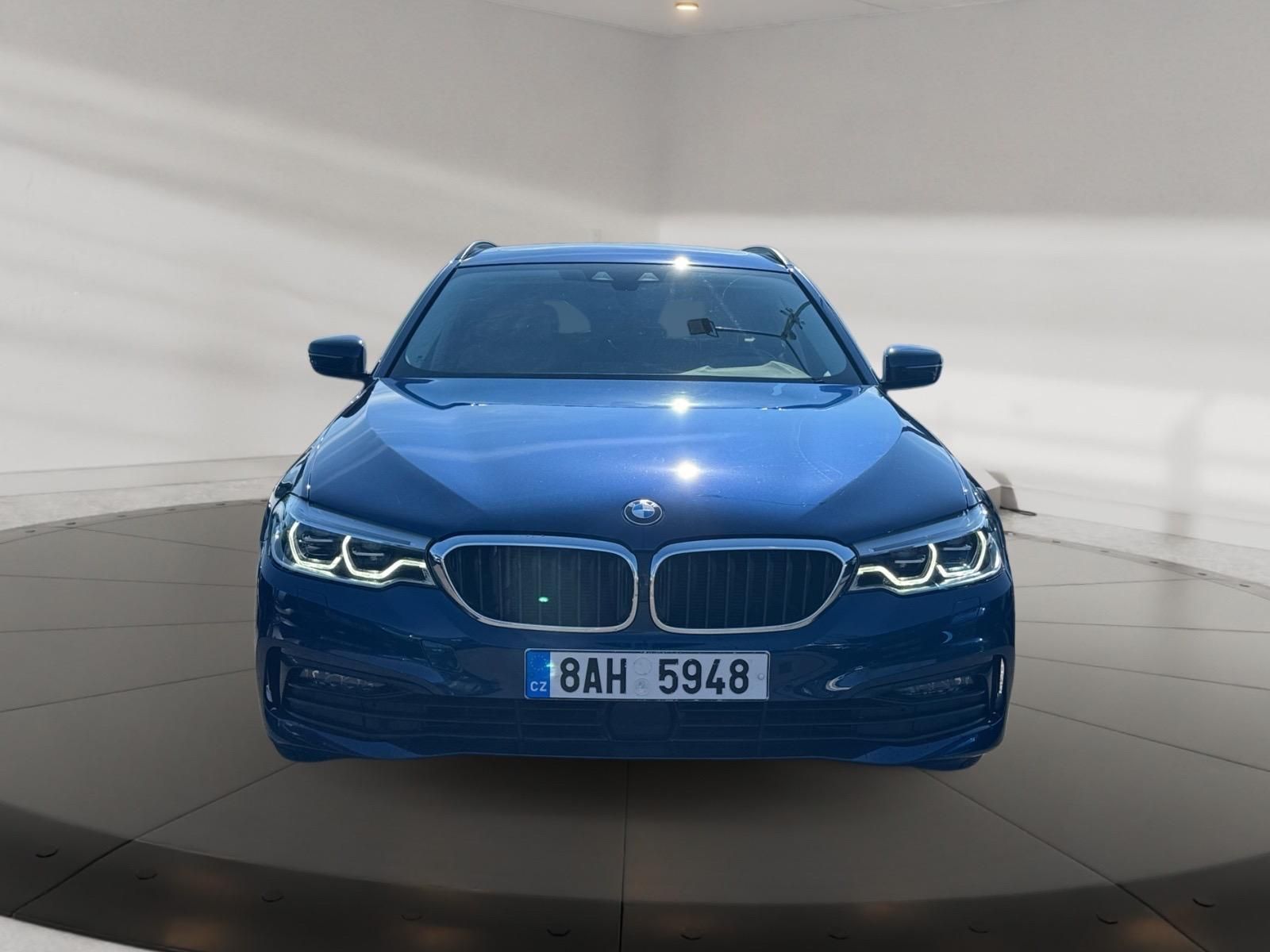 BMW Řada 5, TOURING 520d 140kW 4x4 CZ DPH - fotka 2