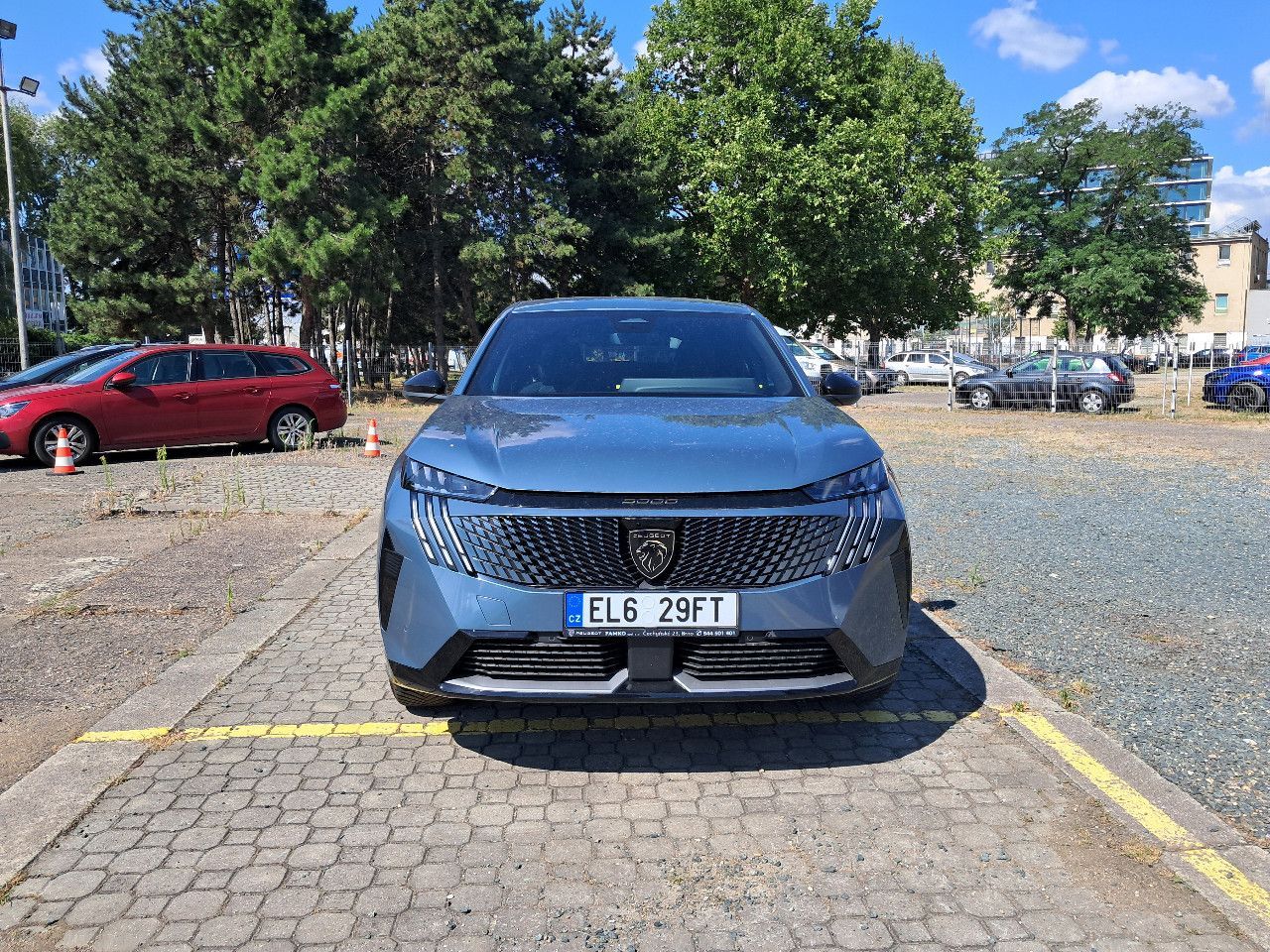 Peugeot 3008, GT Elektromotor 157 kW / 210 k - fotka 2