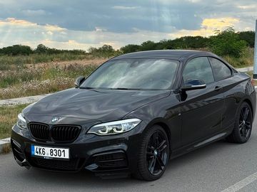 BMW M240i xDrive Black Saphire