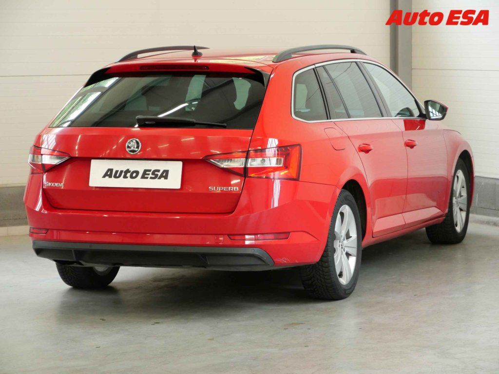 Škoda Superb, 2.0TDI,ČR - fotka 4