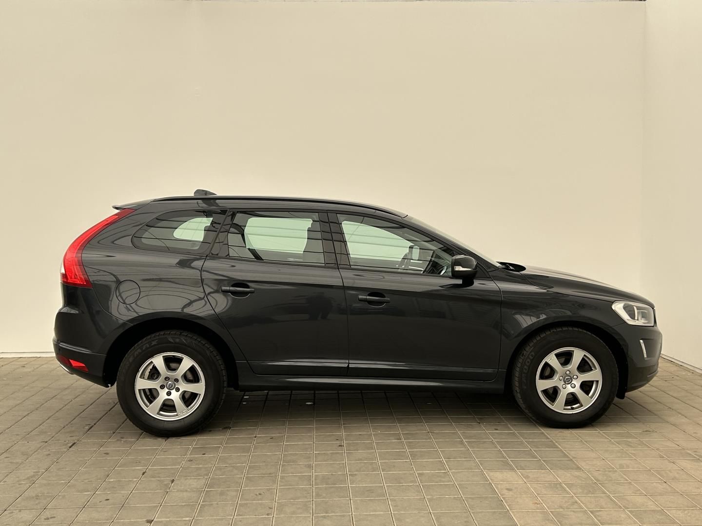 Volvo XC60, 2.0. 140kW . - fotka 6