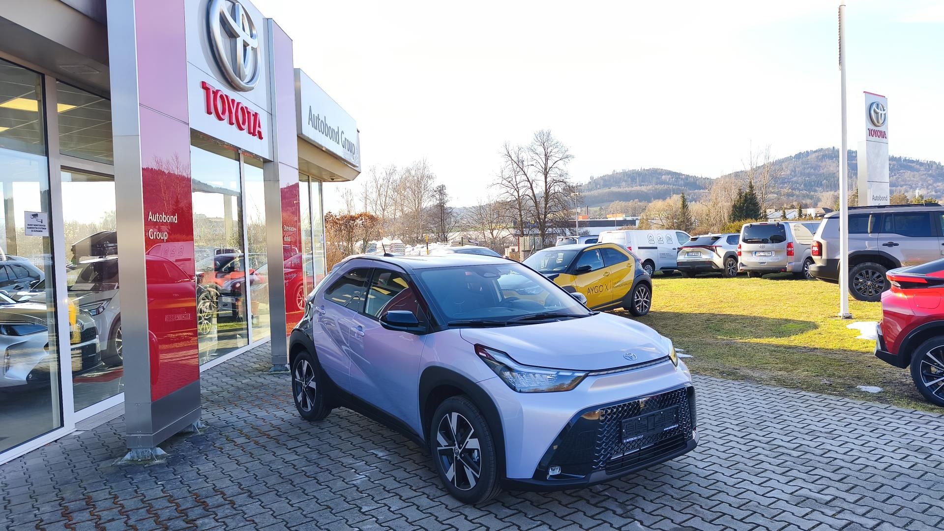 Toyota Aygo, 1.5 HEV STYLE - fotka 3