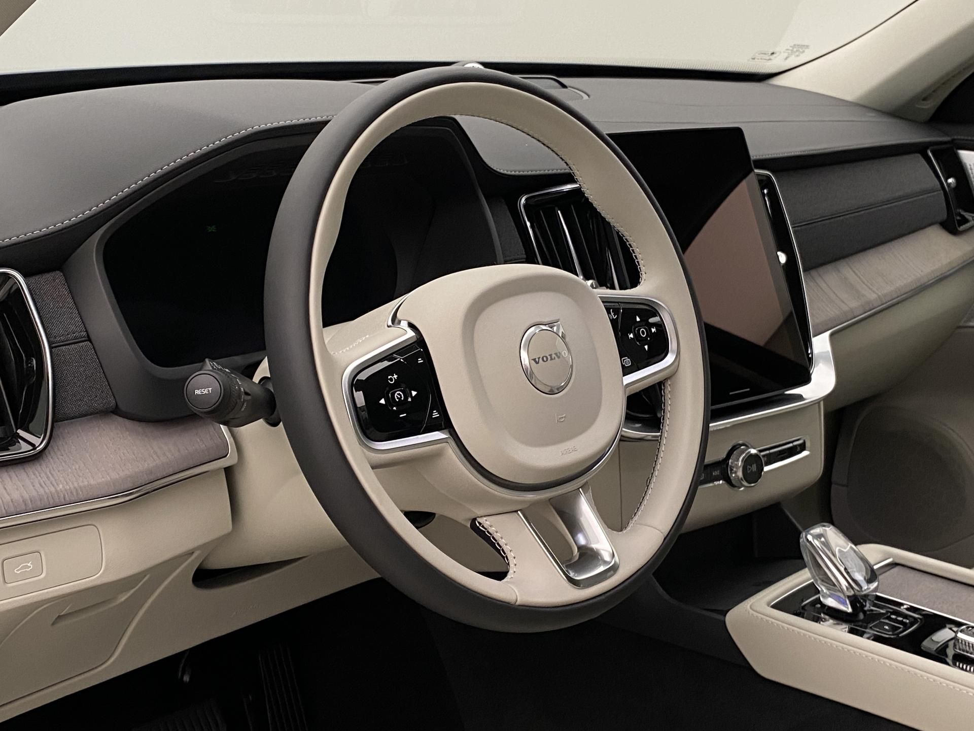 Volvo XC90, B5 AWD AUT BRIGHT PLUS 7míst - fotka 4
