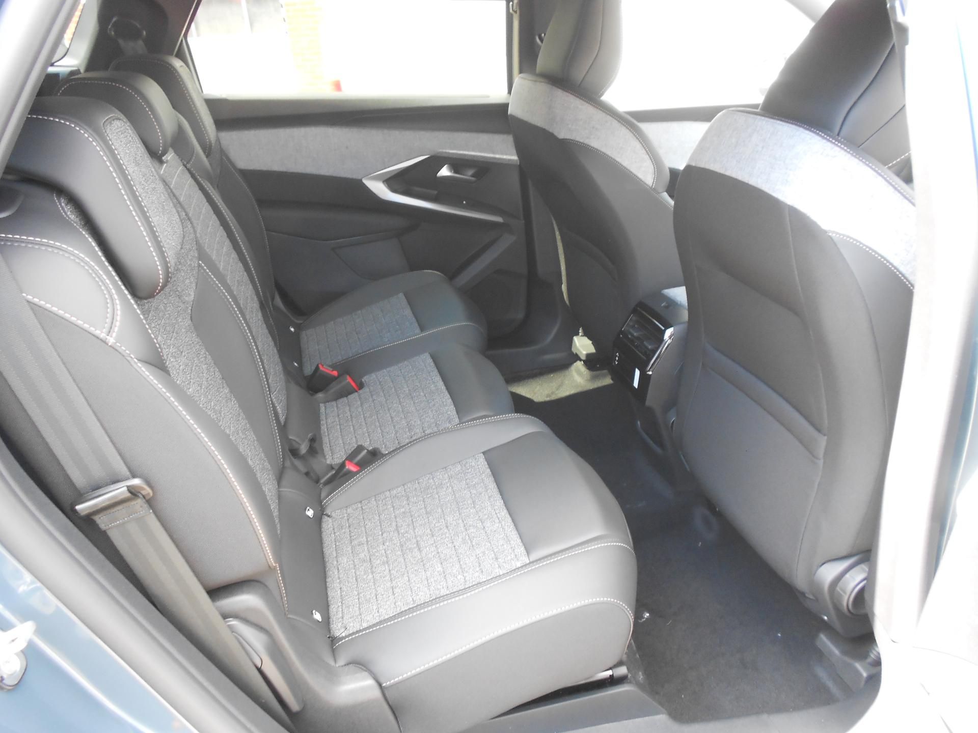 Peugeot 5008, BUSINESS Hybrid 145 e-DCS6 - fotka 6