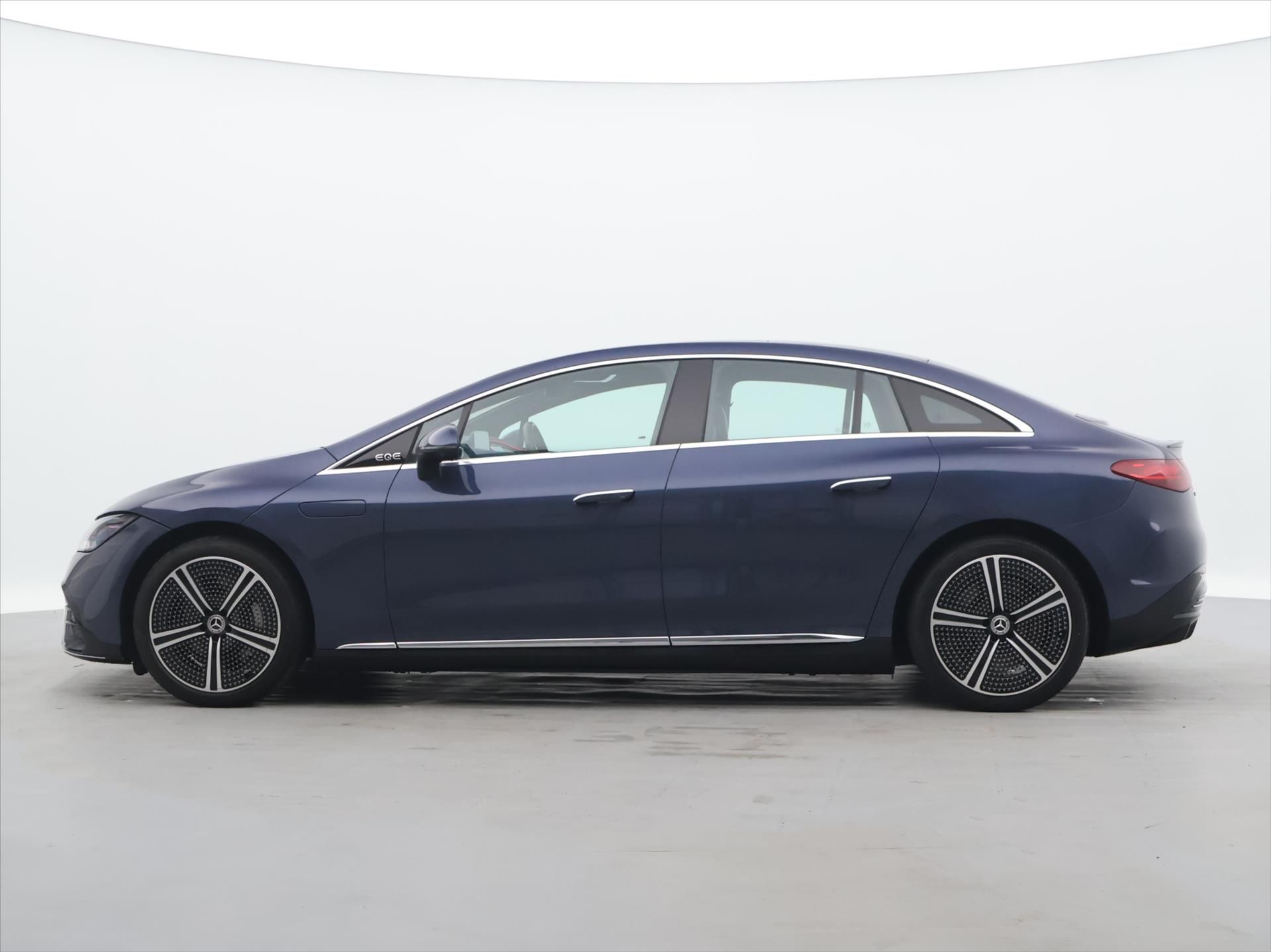 Mercedes-Benz EQE, 300 180 kW ZÁRUKA - fotka 4