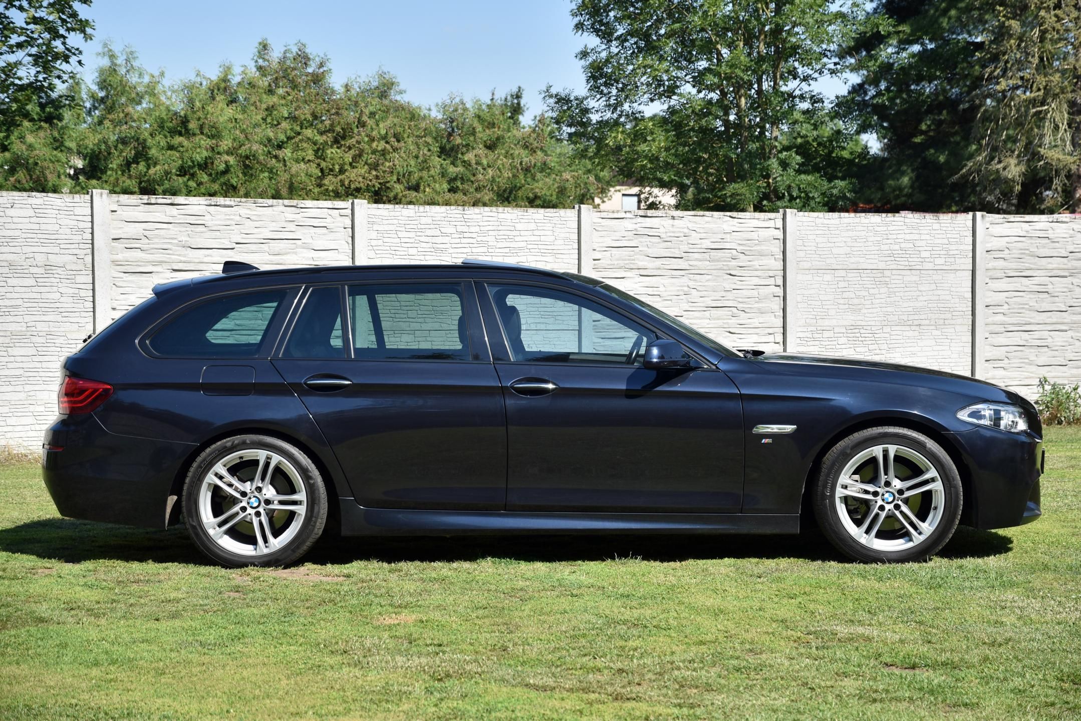 BMW Řada 5, 520d M SPORT PAKET, PANORAMA - fotka 2