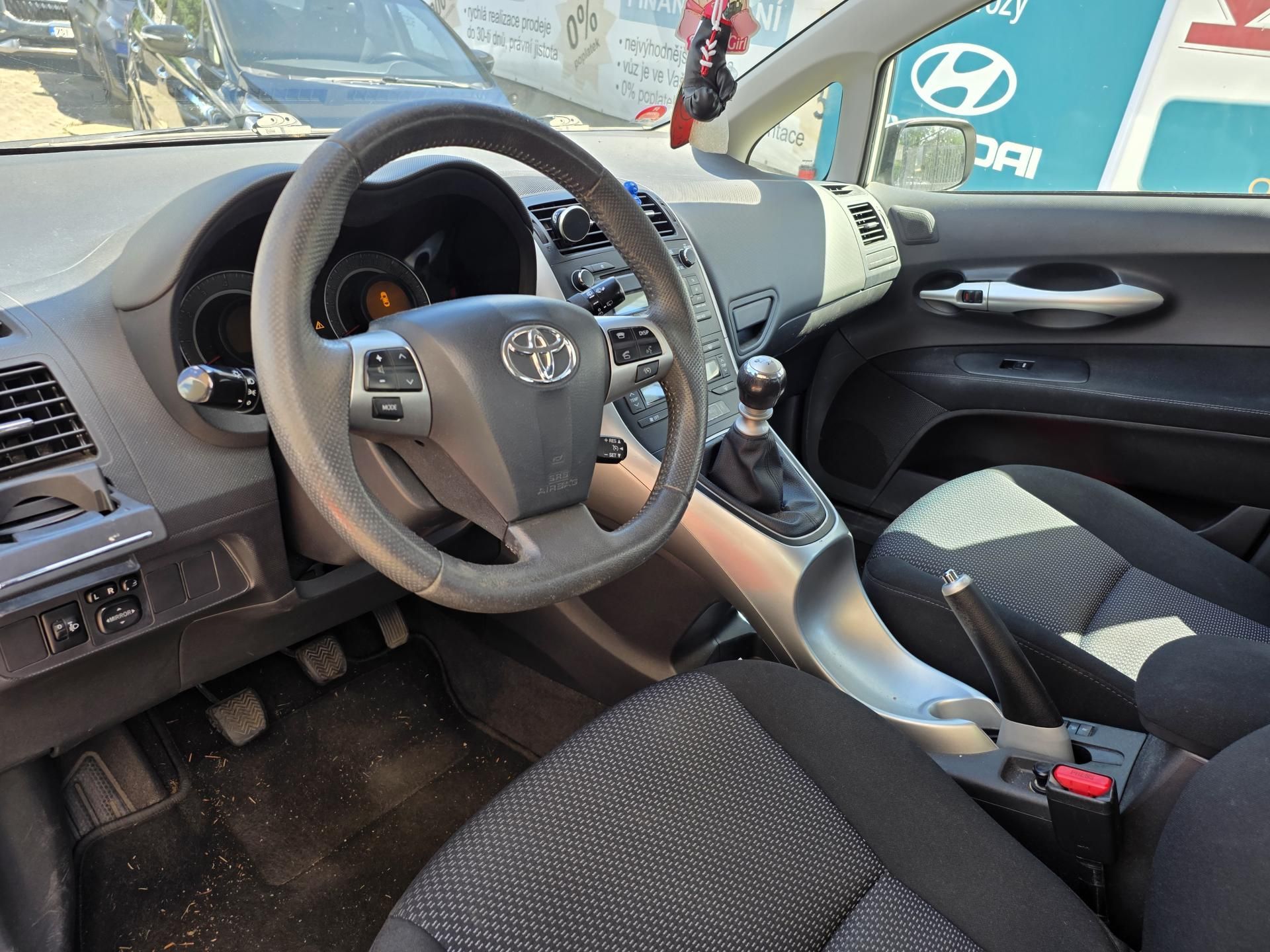 Toyota Auris, 1.6-SADA PNEU NAVIC - fotka 6