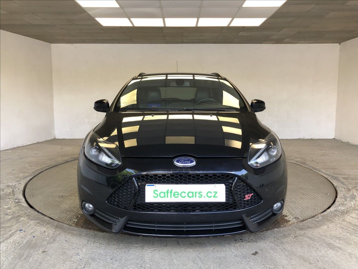 Ford Focus, 2,0 16V ST - fotka 2