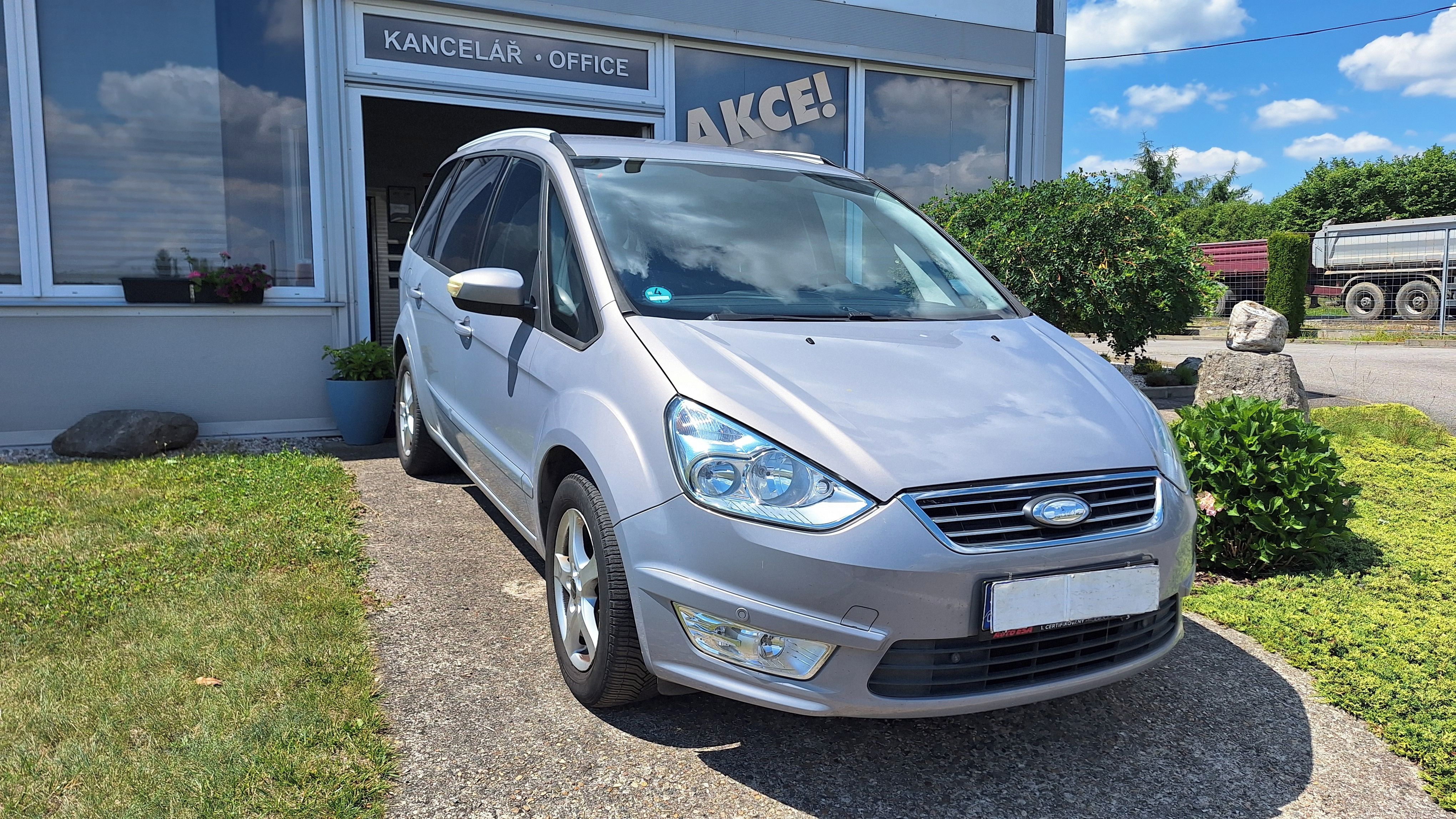 Ford Galaxy, NOVÁ STK, ZACHOVALÝ