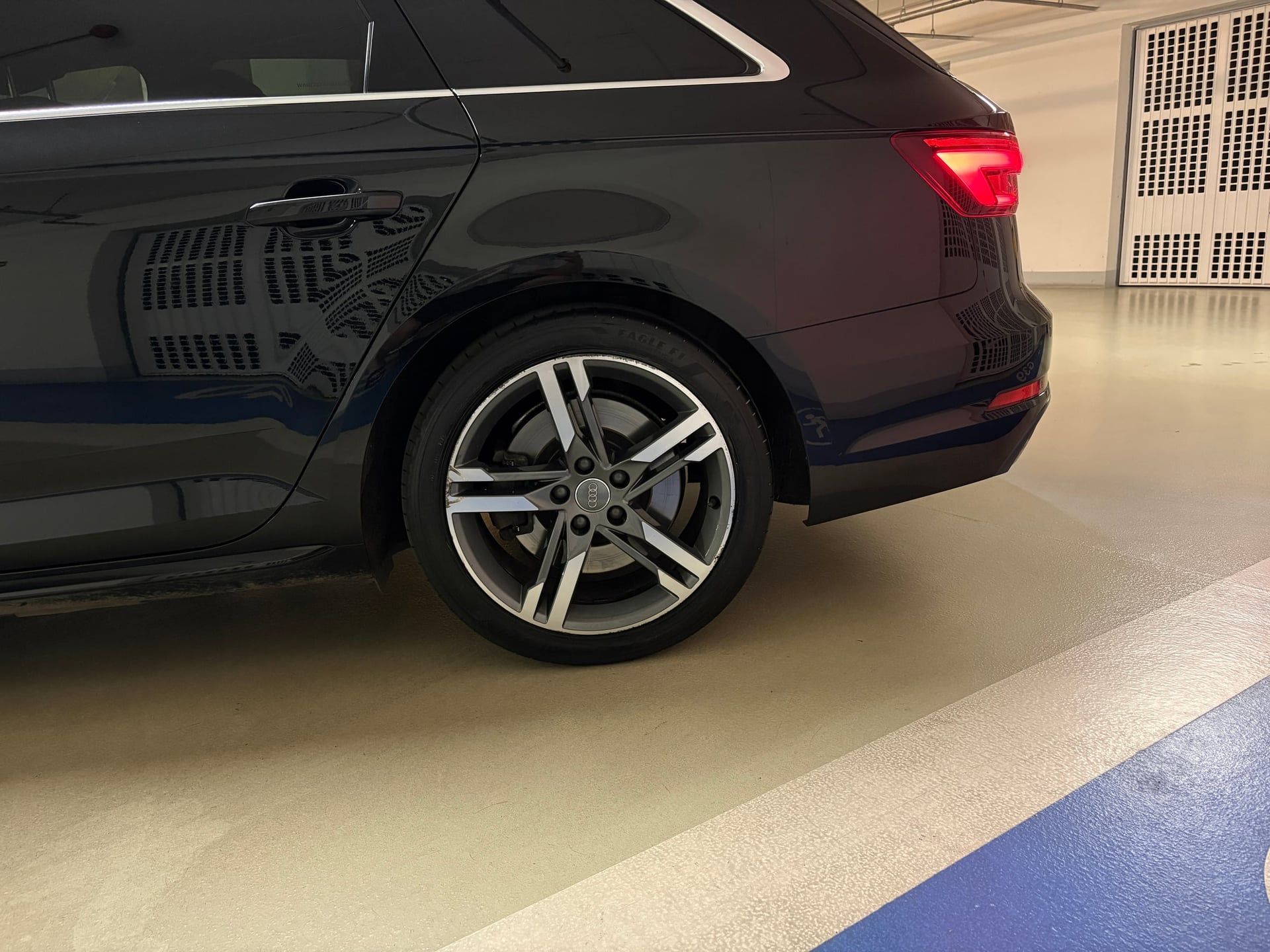Audi A4 Avant, 2.0 TFSI/S-Tronic/S-Line/ČR - fotka 4