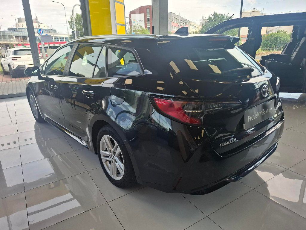 Toyota Corolla, 2.0HEV 112KW 2023 - fotka 4