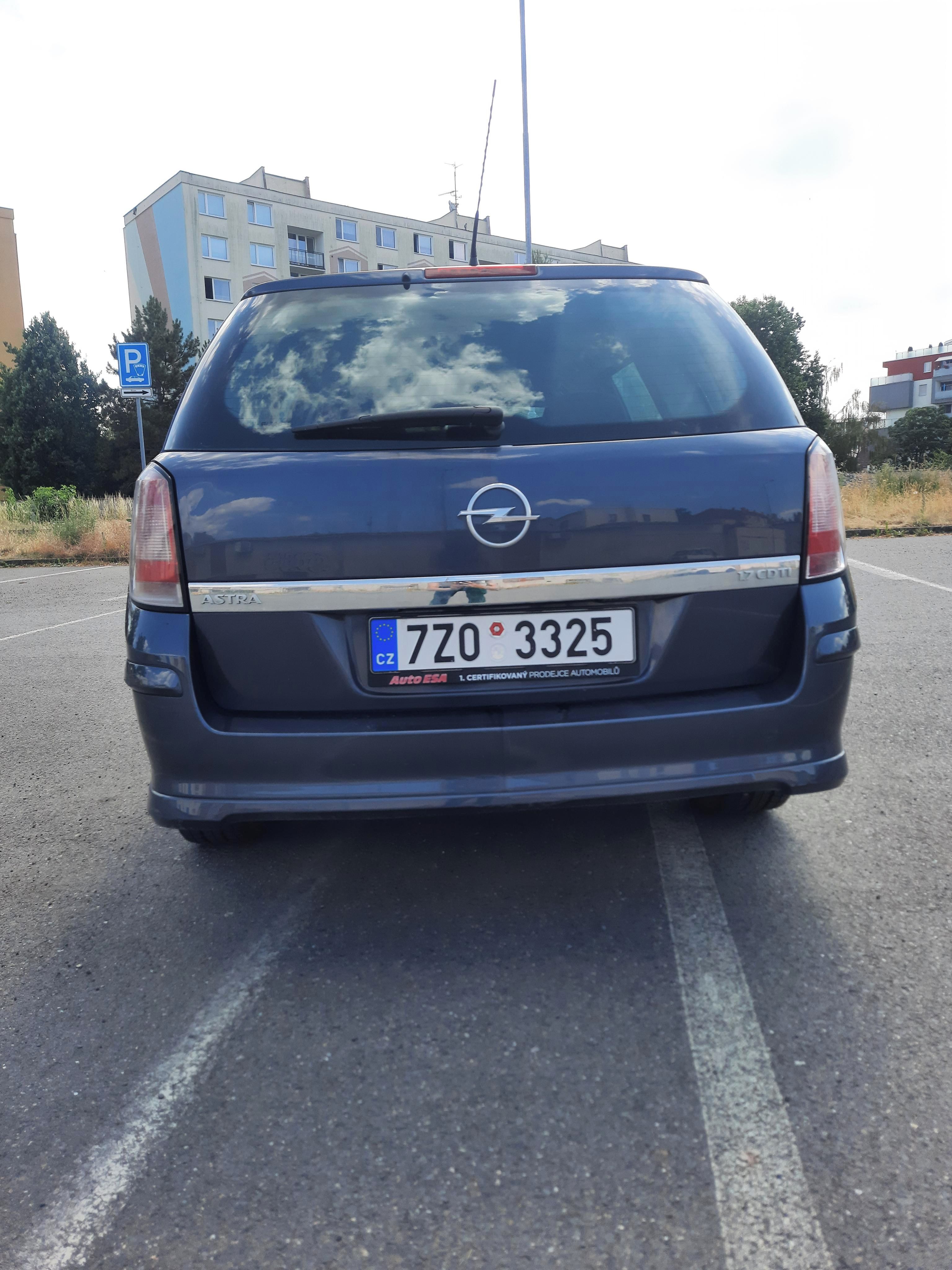 Opel Astra, Opel Astra 1,7cdti - fotka 4