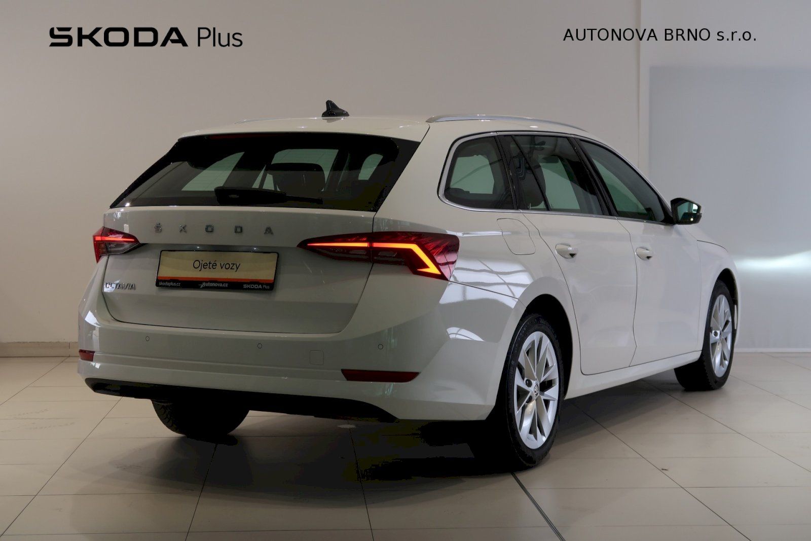 Škoda Octavia, Combi 2.0 TDI 110kW Style - fotka 2