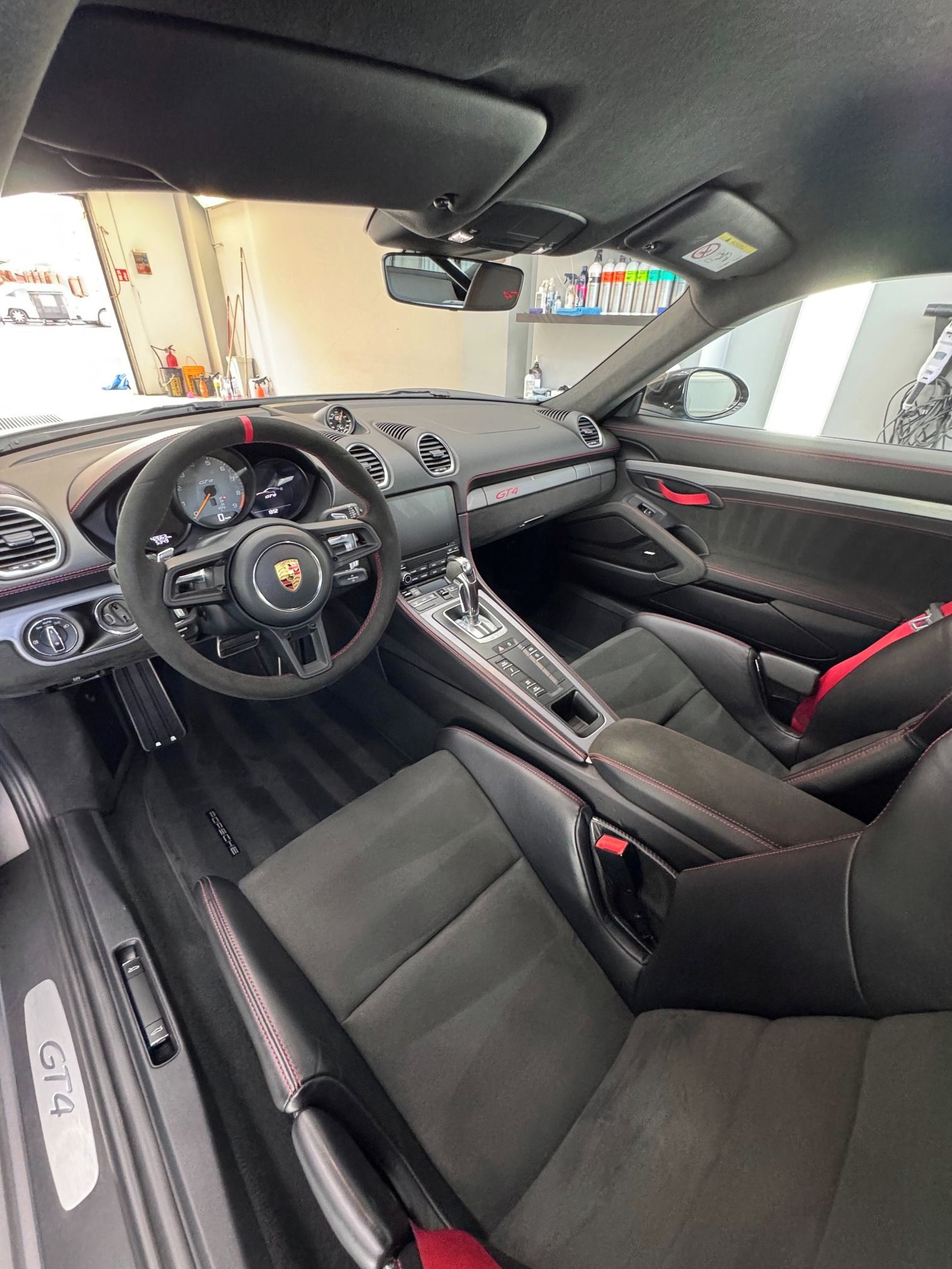 Porsche Cayman, Porsche GT4 - fotka 6