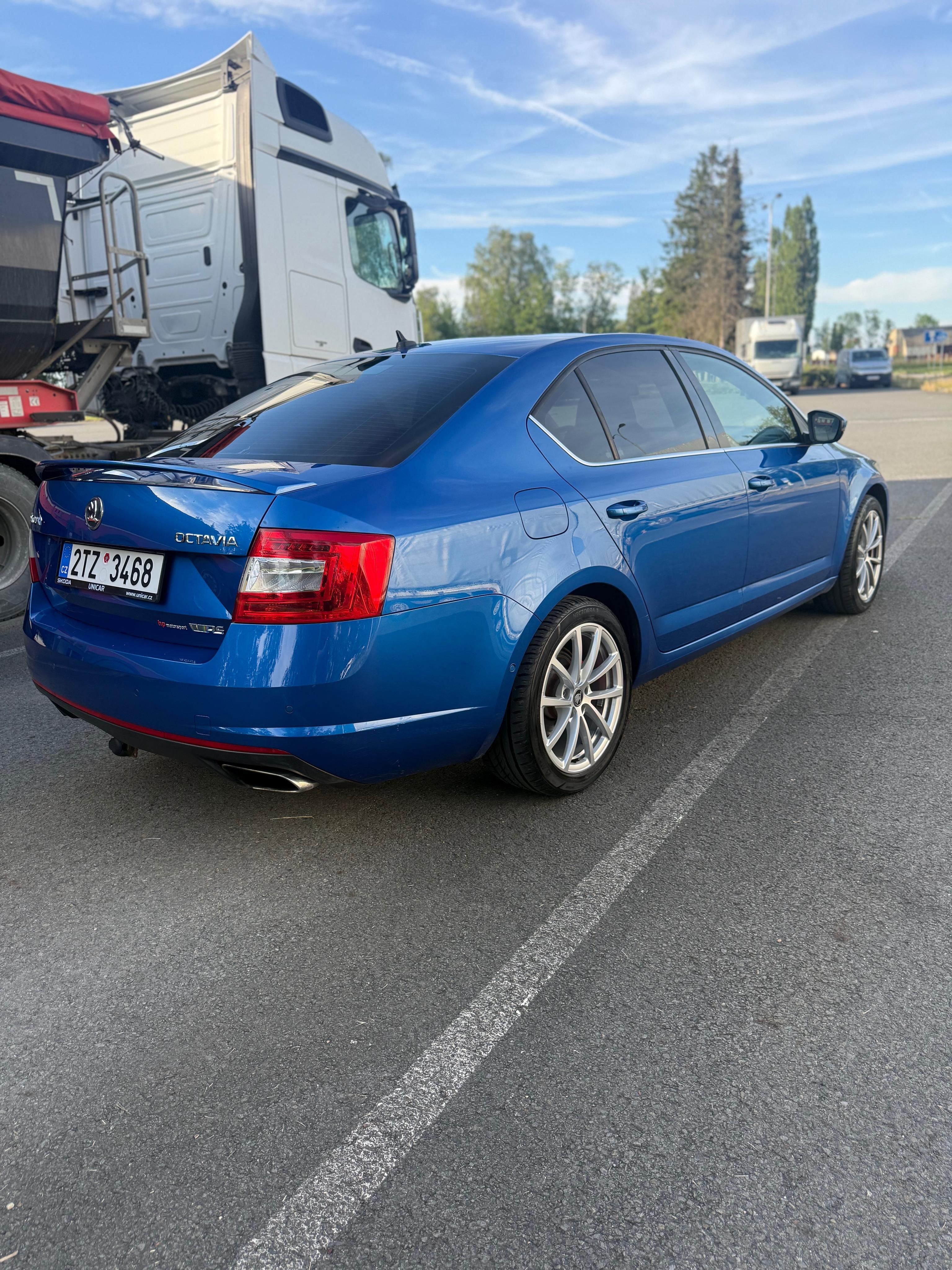 Škoda Octavia, RS 2.0 tsi, výborný stav - fotka 4