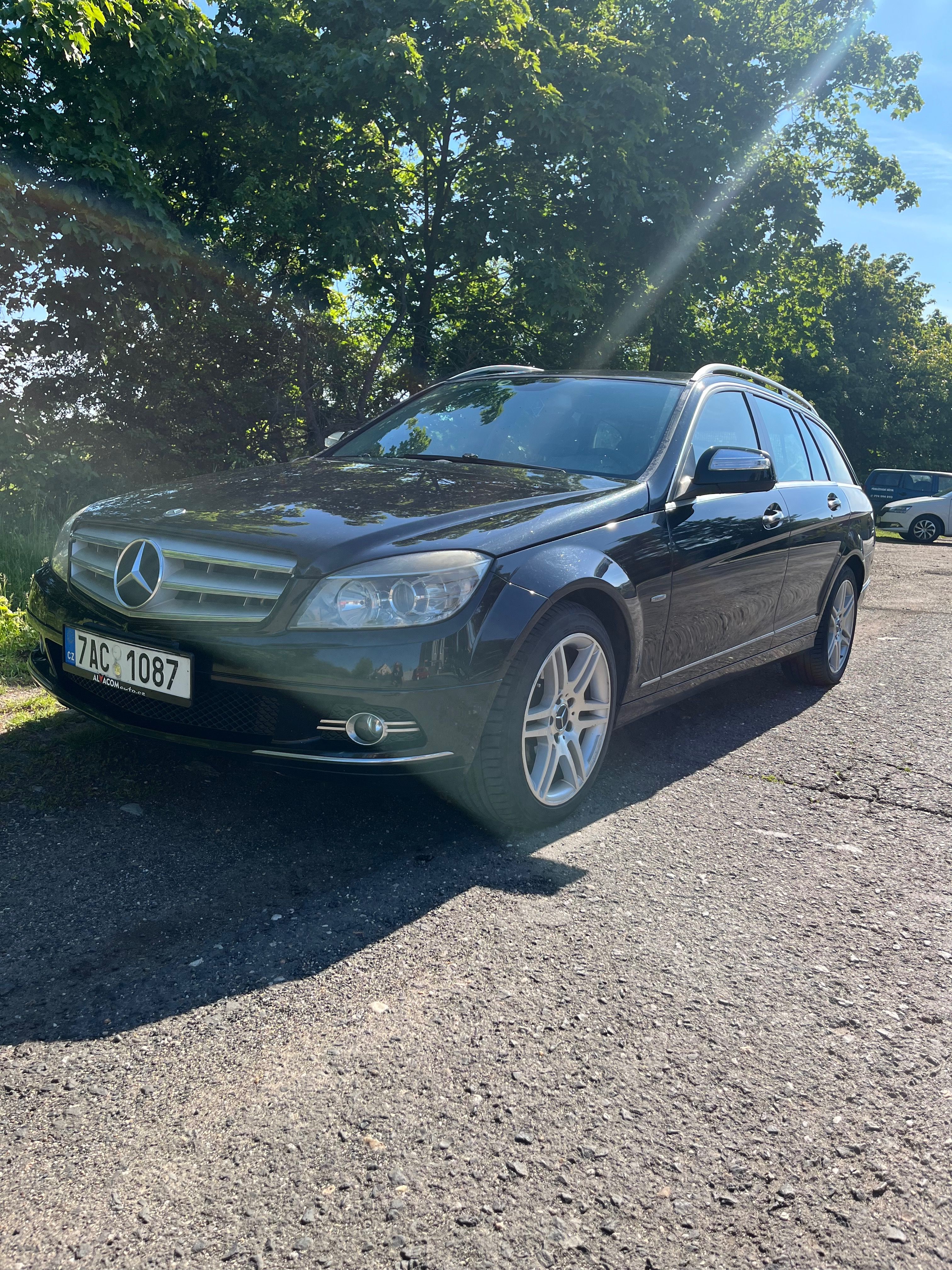 Mercedes-Benz Třídy C, C220 CDI Avangard manual