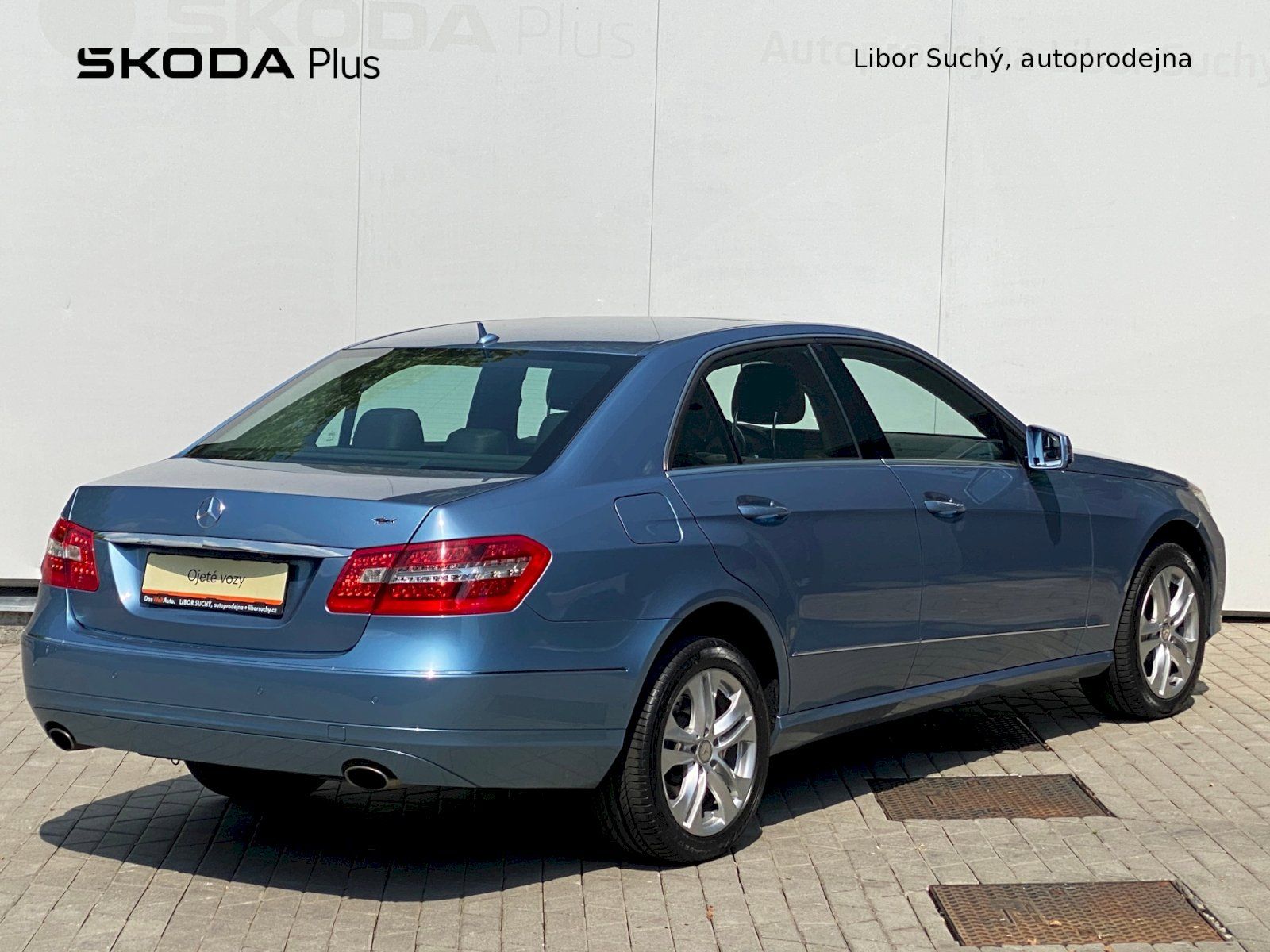 Mercedes-Benz Třídy E, 4MATIC V6 3.5 200 kW - fotka 2