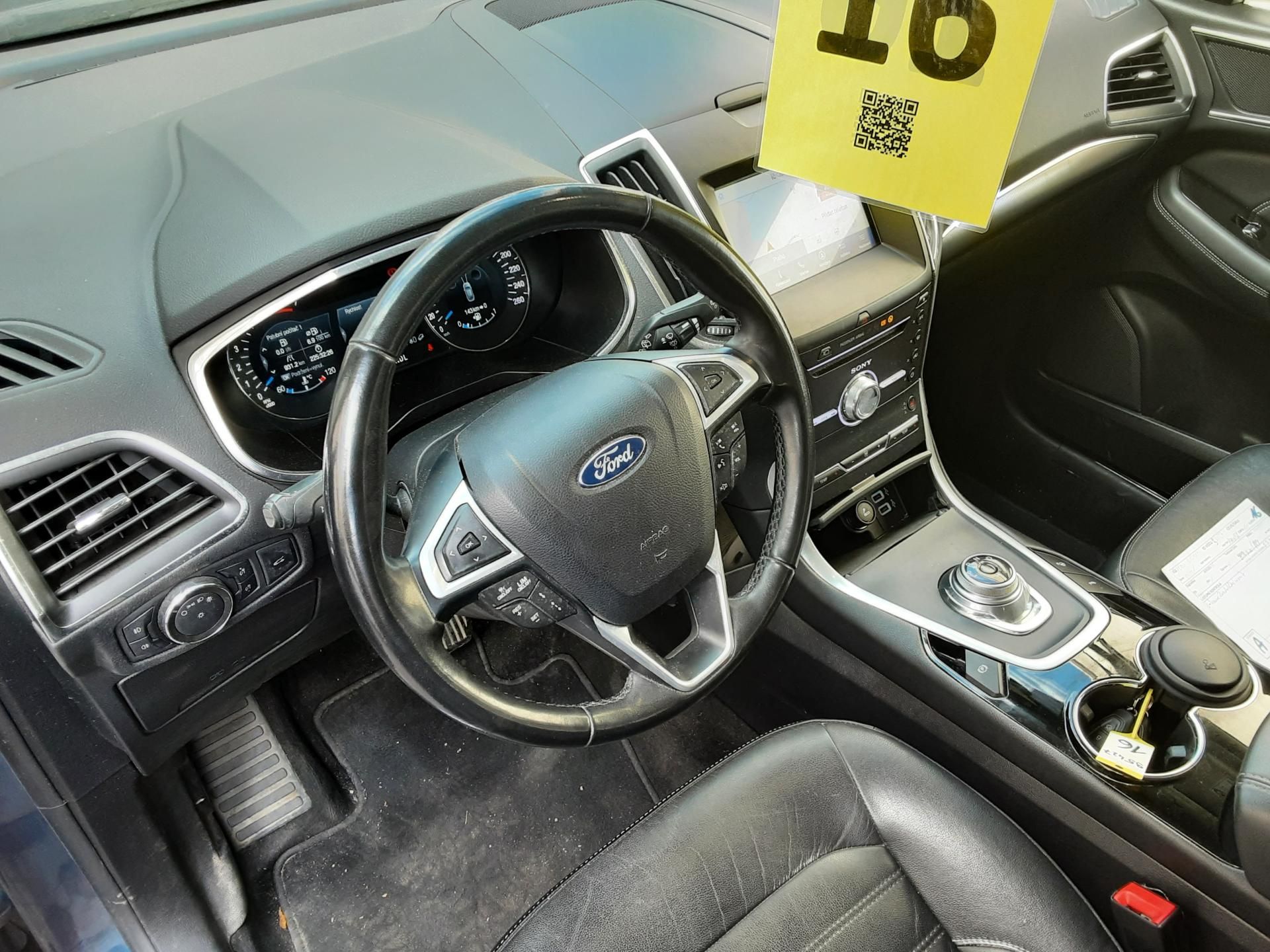 Ford Galaxy, 2.5i HEV Titanium 7 míst AT - fotka 3